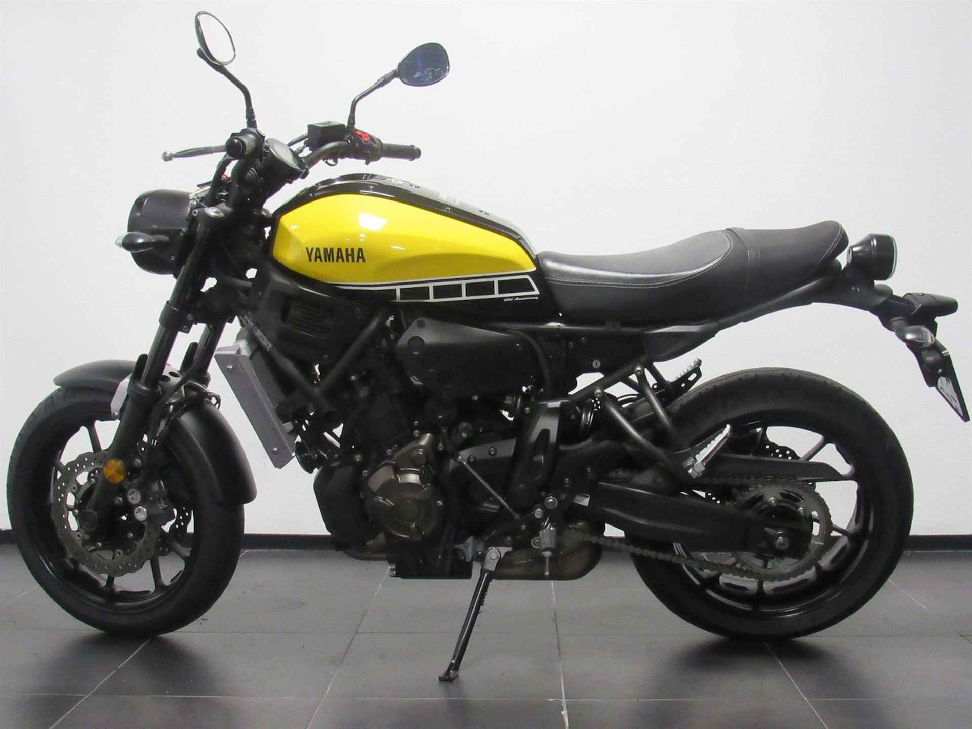 Yamaha XSR 700 ABS - 2017 - 4/7