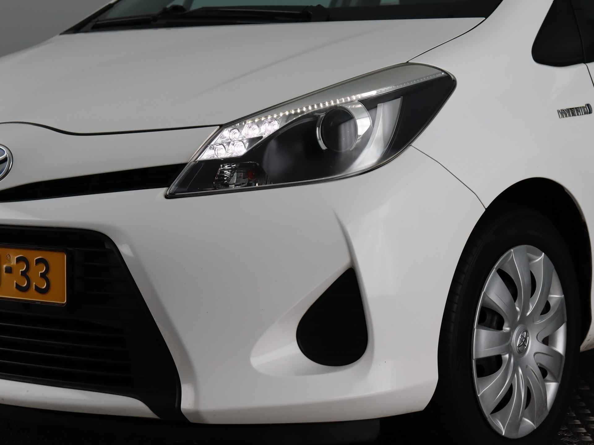 Toyota Yaris 1.5 Full Hybrid Aspiration (NL-Auto / Climate / Cruise / Navi / Camera) - 5/53