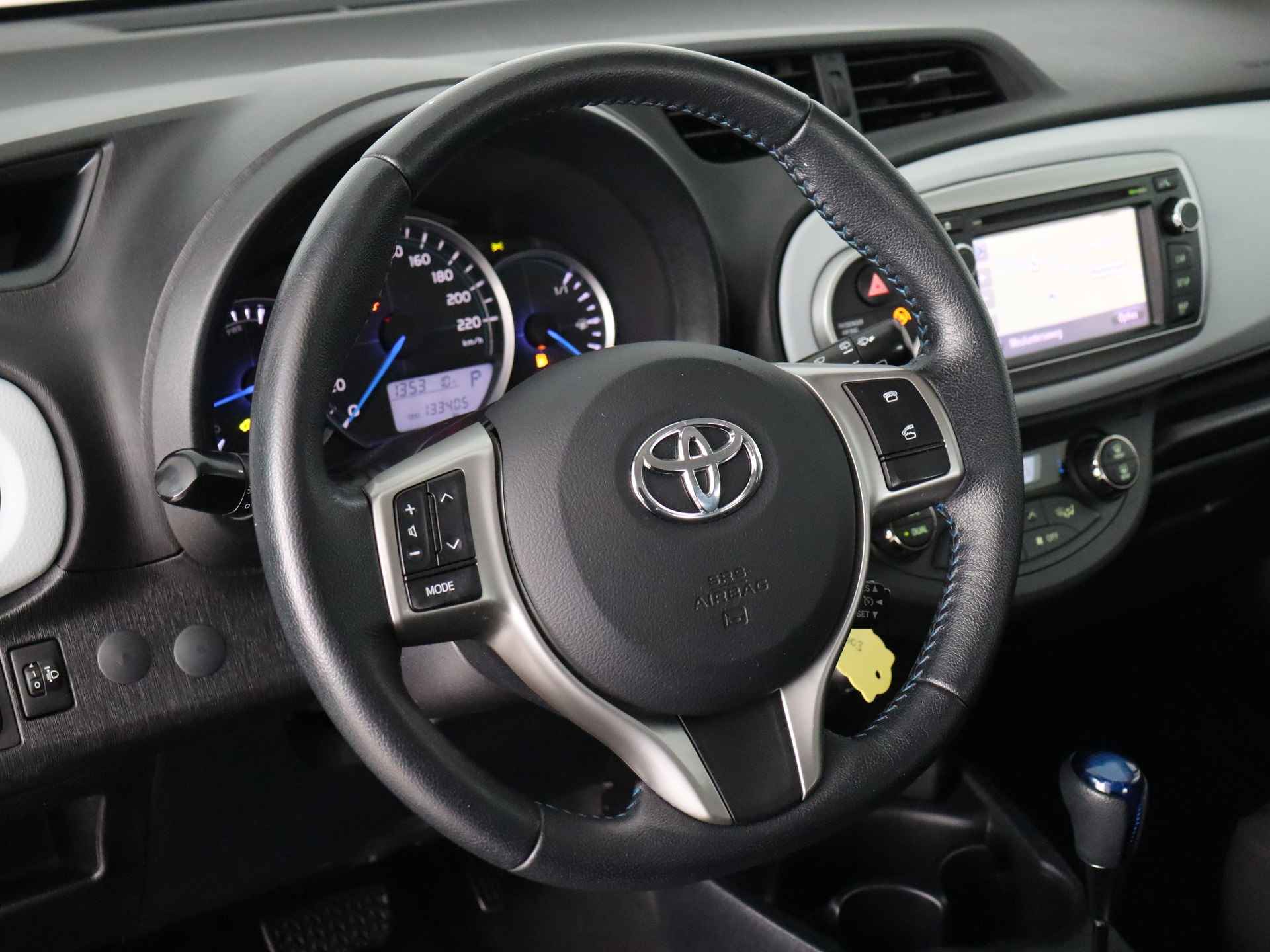 Toyota Yaris 1.5 Full Hybrid Aspiration (NL-Auto / Climate / Cruise / Navi / Camera) - 29/53
