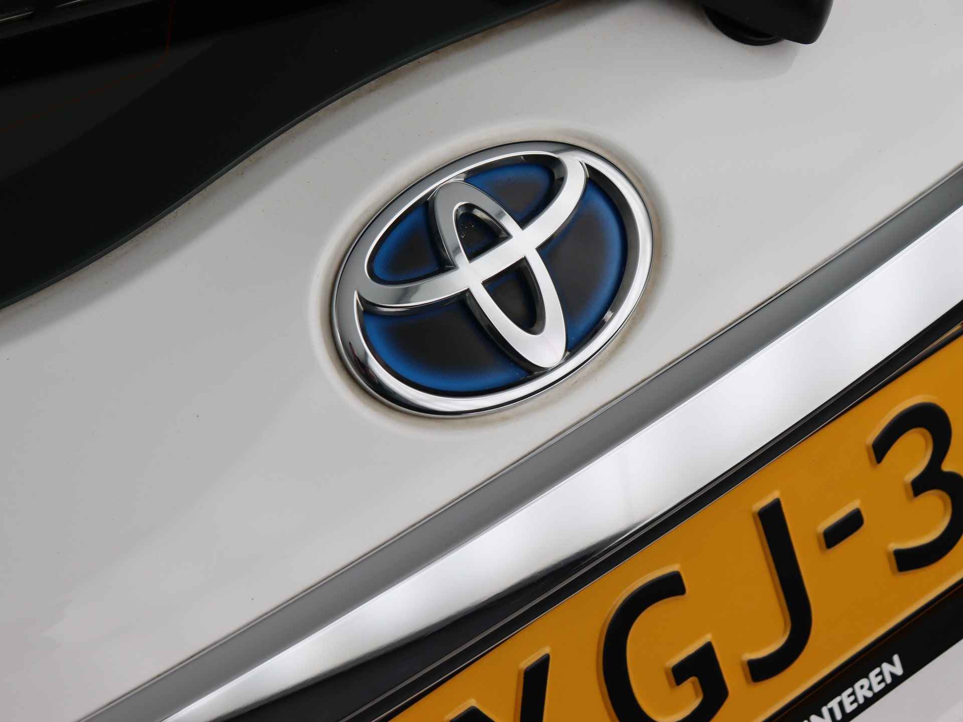 Toyota Yaris 1.5 Full Hybrid Aspiration (NL-Auto / Climate / Cruise / Navi / Camera) - 36/53