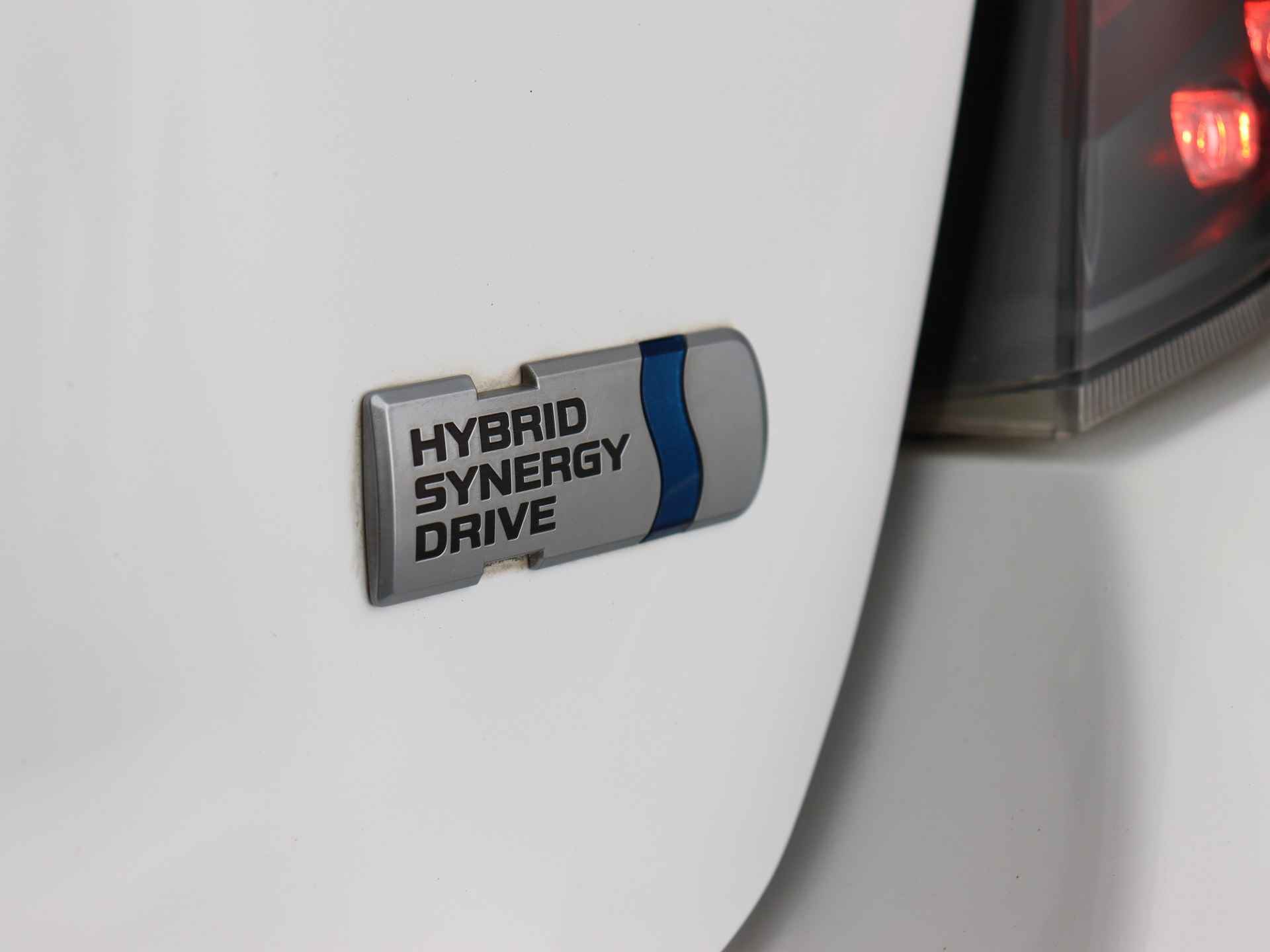 Toyota Yaris 1.5 Full Hybrid Aspiration (NL-Auto / Climate / Cruise / Navi / Camera) - 37/53