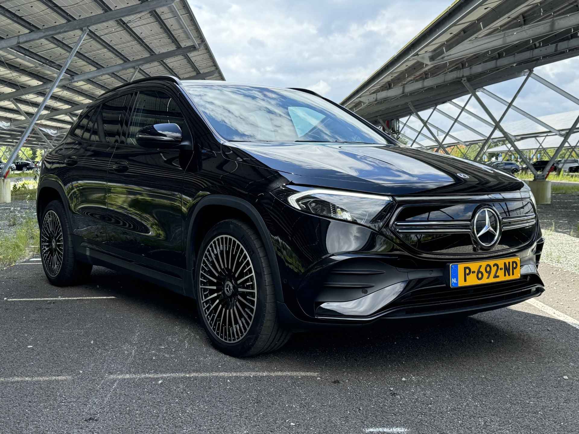 Mercedes-Benz EQA 250 Business Solution AMG 67 kWh | Night | 20" Multispaaks | Sfeerverlichting | Stoelverwarming | Parkeercamera | - 4/34