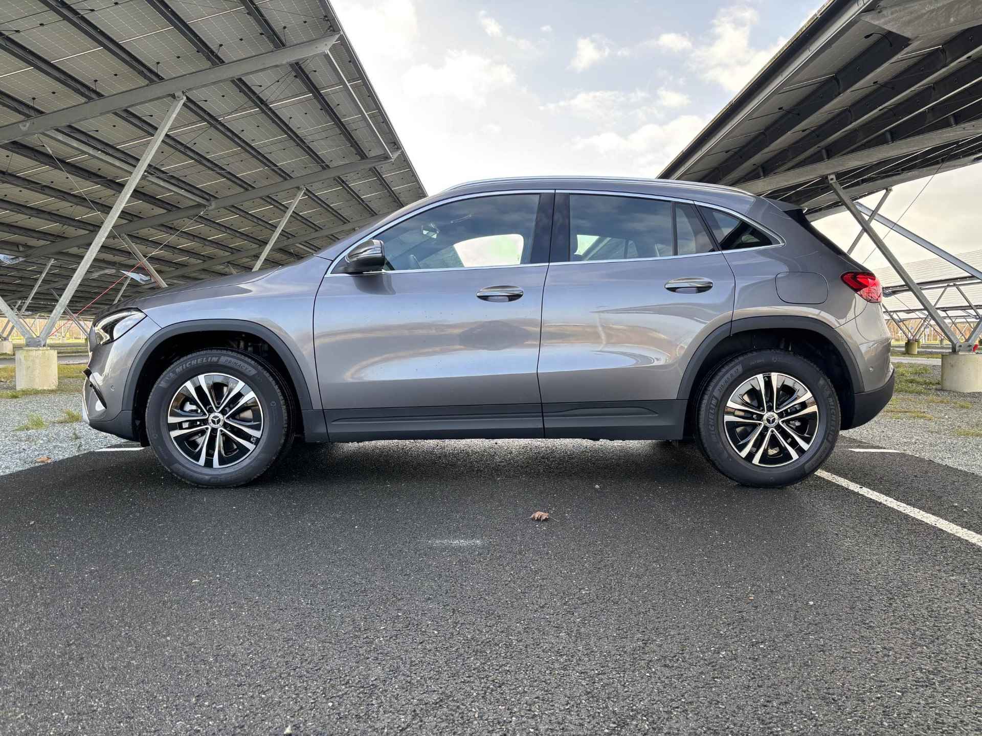 Mercedes-Benz GLA-Klasse 250 e Star Edition | Achteruitrijcamera | Parktronic | Easypack-achterklep | Stoelverwarming | - 9/33