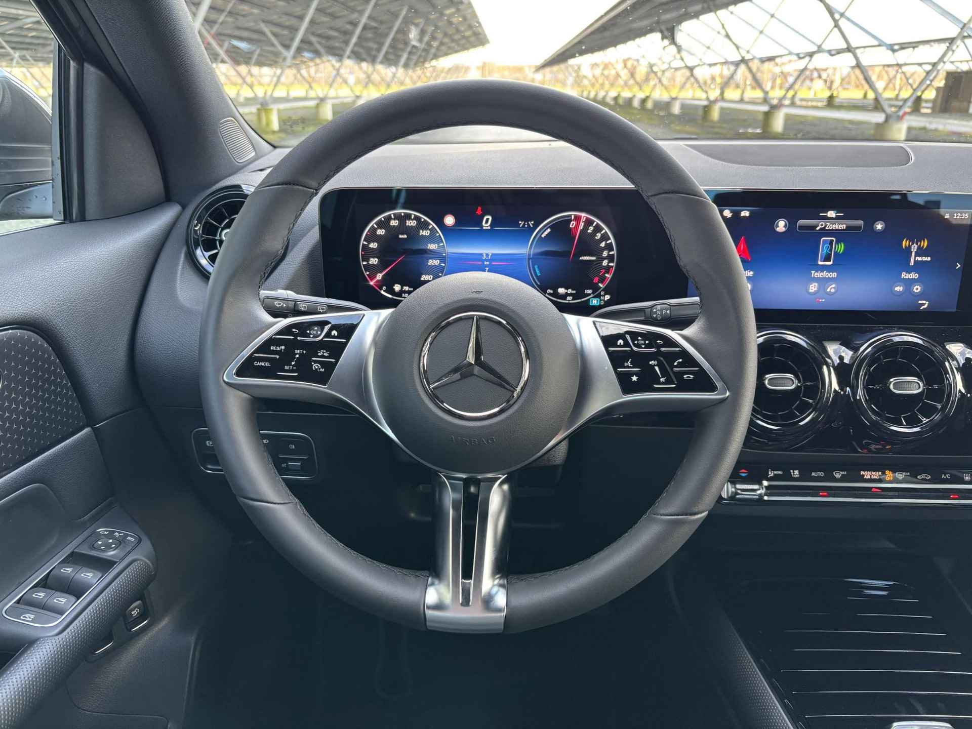 Mercedes-Benz GLA-Klasse 250 e Star Edition | Achteruitrijcamera | Parktronic | Easypack-achterklep | Stoelverwarming | - 15/33