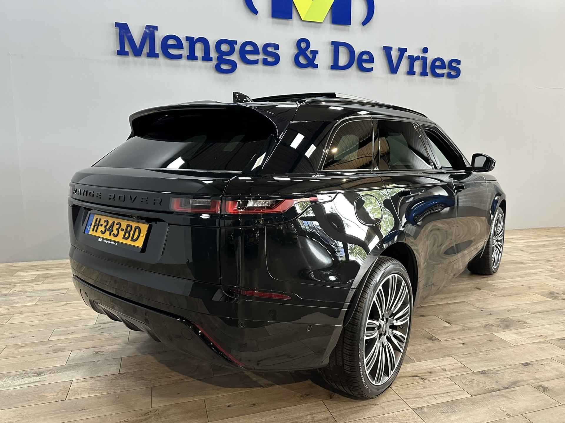 Land Rover Range Rover Velar 2.0 P250 Turbo AWD R-Dynamic SE Matrix LED | Panorama | Meridian | Leer | 22'' velgen | Camera | Virtual | Stoelverwarming | Isofix | NAP | - 3/44