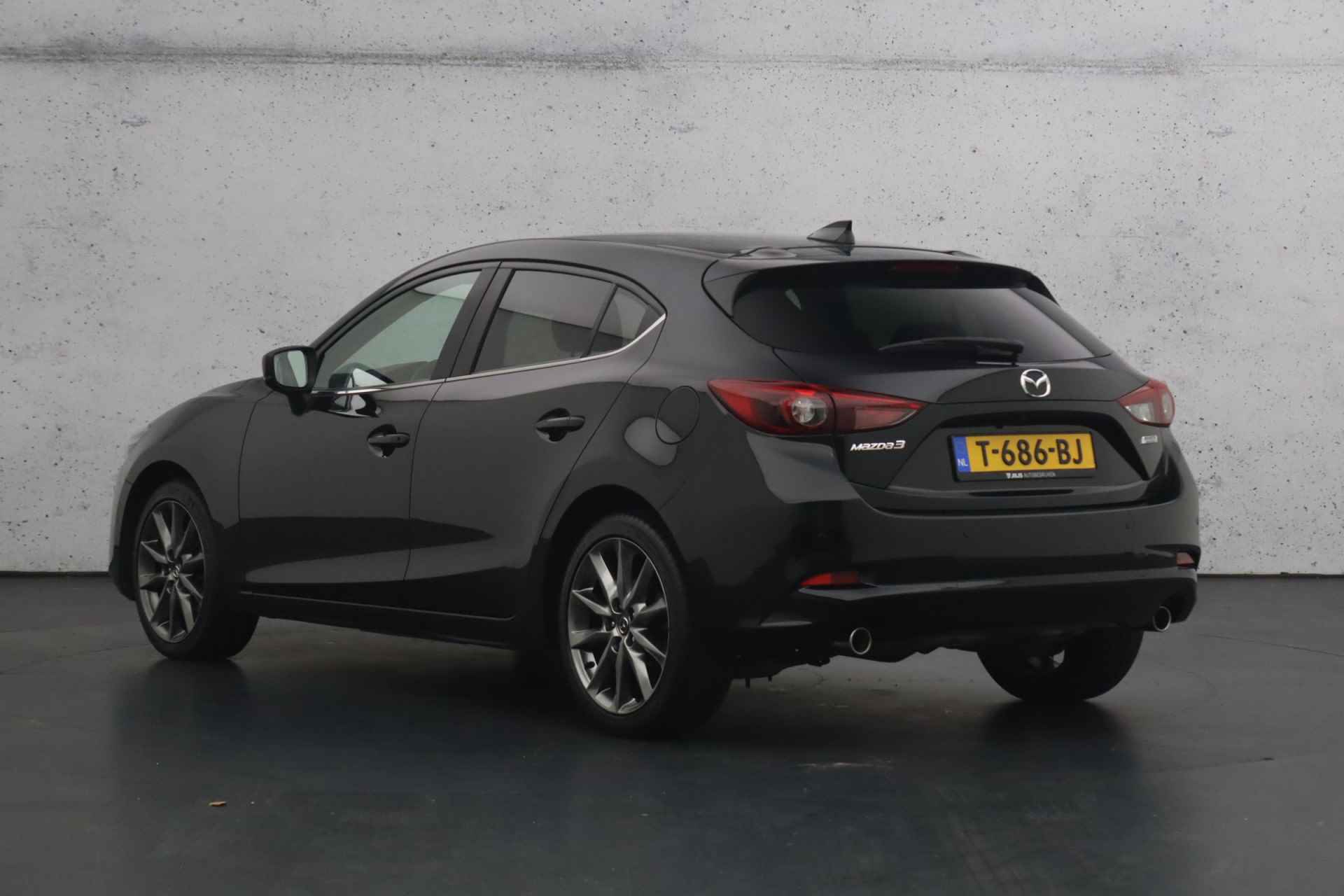 Mazda 3 2.0 SkyActiv-G 120 TS+ | Camera | Parkeersensoren | Climate control | Verwarmde stoelen en stuurwiel | LED - 8/30