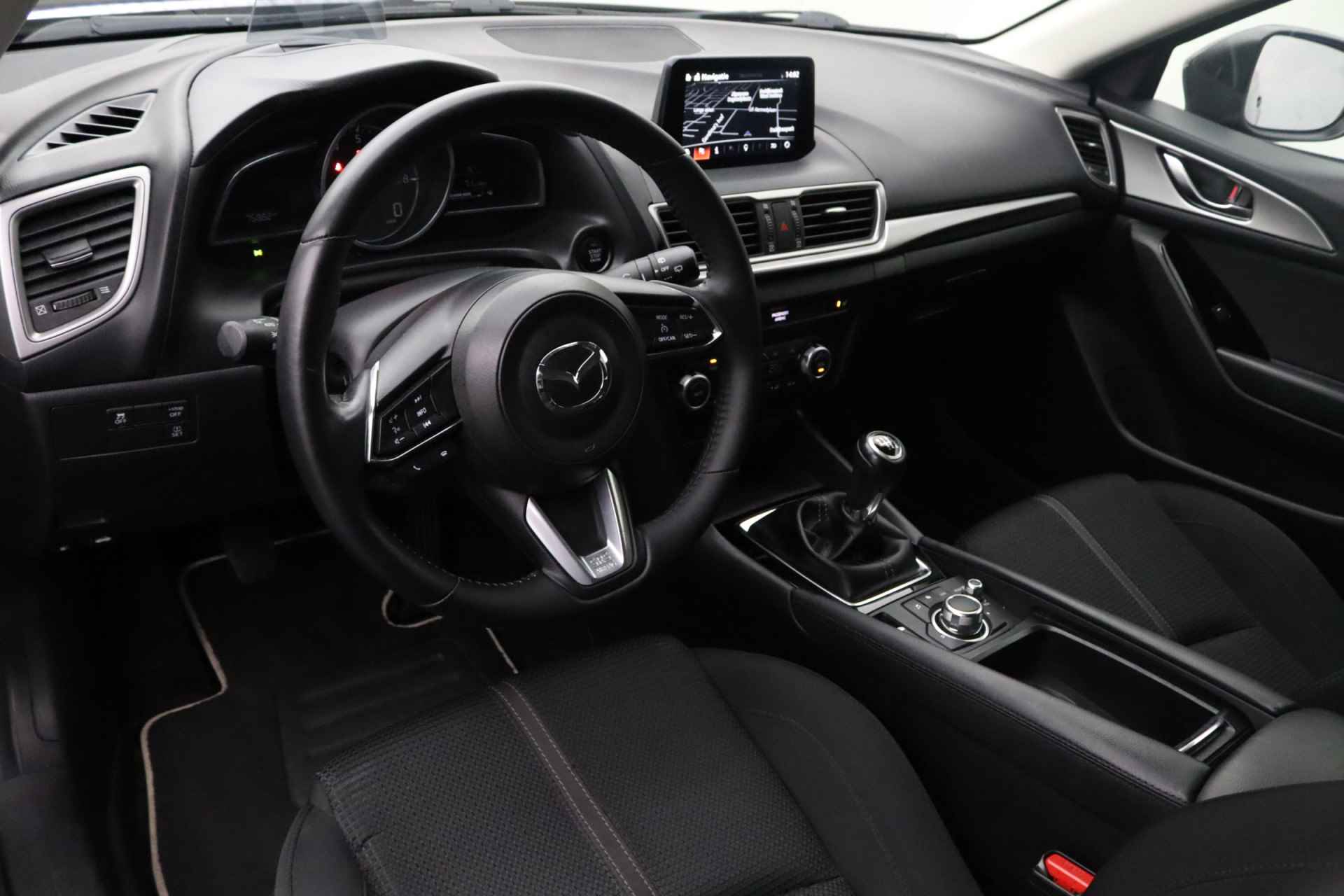 Mazda 3 2.0 SkyActiv-G 120 TS+ | Camera | Parkeersensoren | Climate control | Verwarmde stoelen en stuurwiel | LED - 25/30