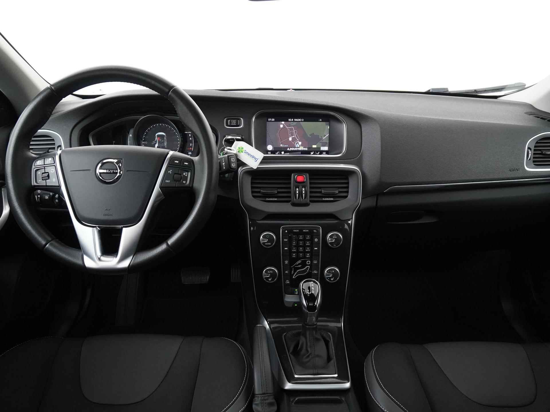 Volvo V40 1.5 T2 Nordic+ | Panoramadak | Navigatie | ACC | Zondag Open! - 5/33