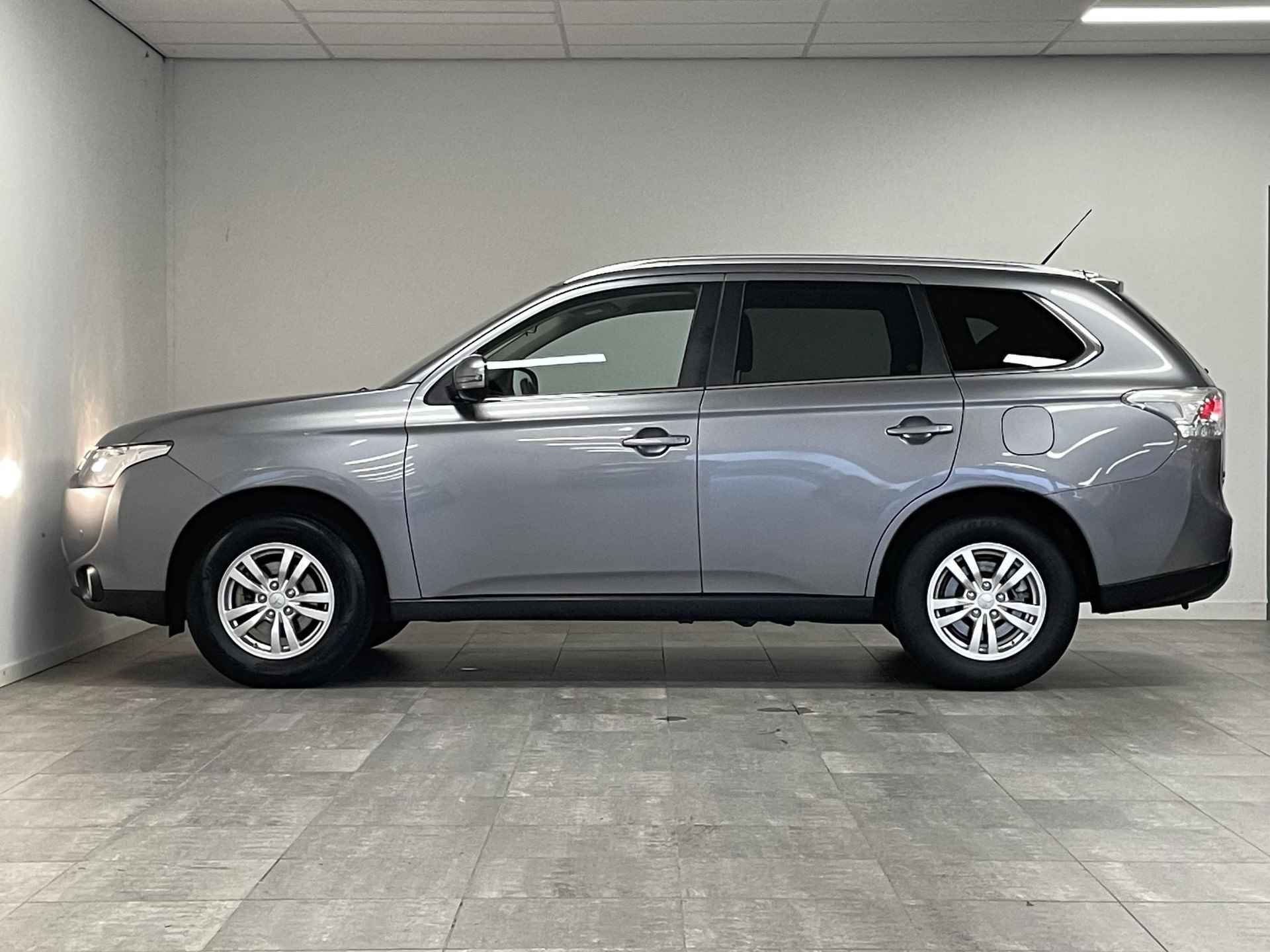 Mitsubishi Outlander 2.0 CVT Business Edition Automaat | 7 persoons | Navigatie - 7/26