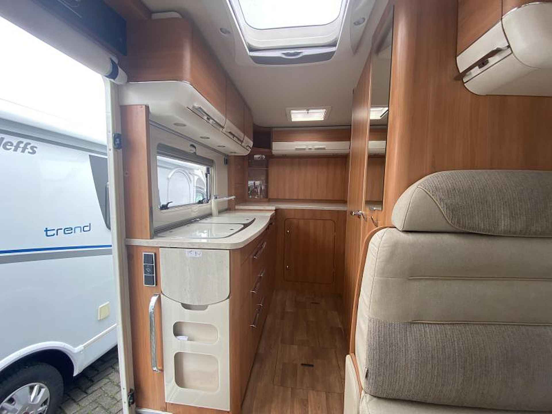 Hymer B-DL 444 ruime indeling - 12/14