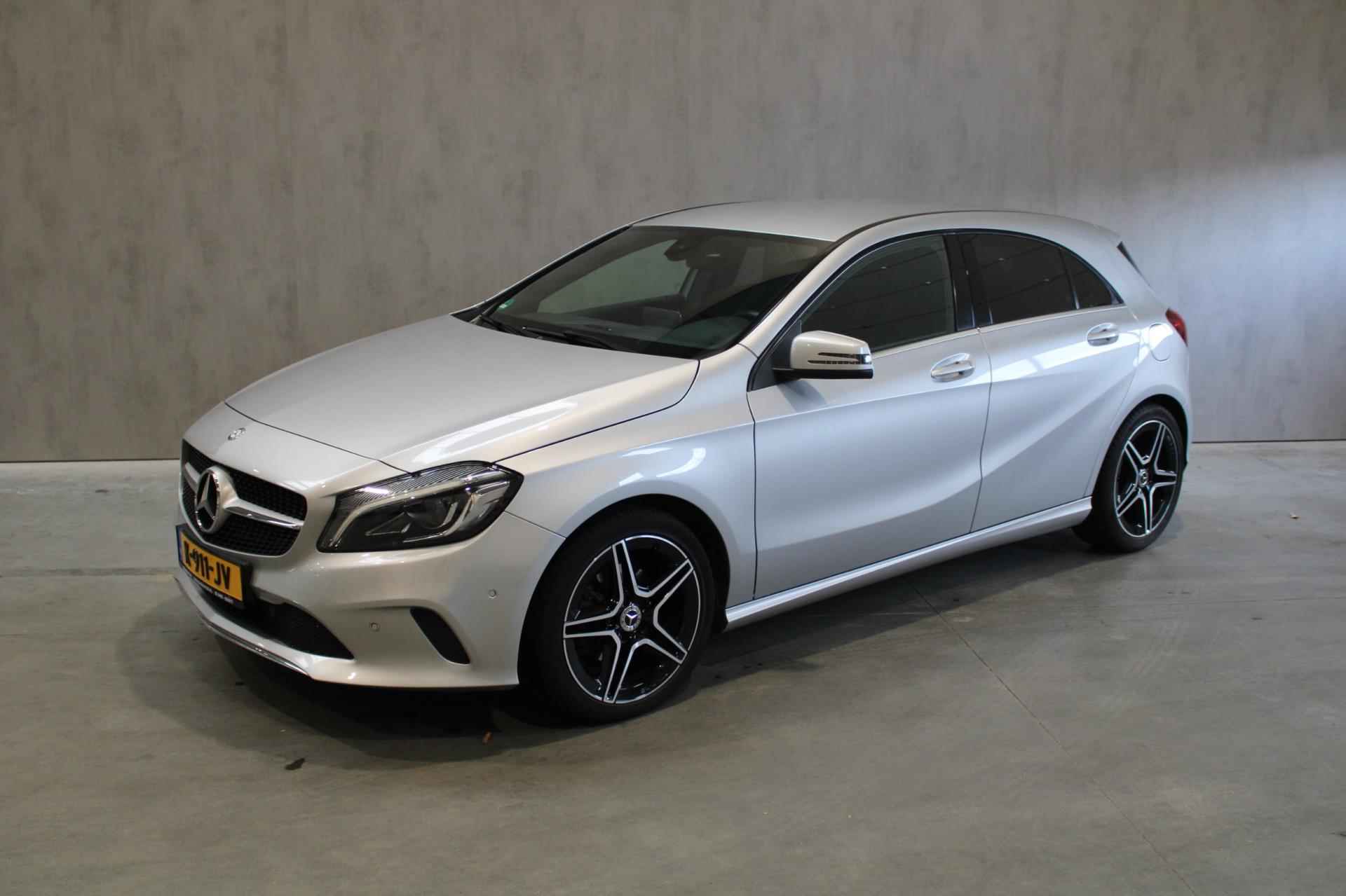 Mercedes-Benz A-klasse 180 Ambition Navigatie/Cruise/PDC 12 maanden bovag - 2/12