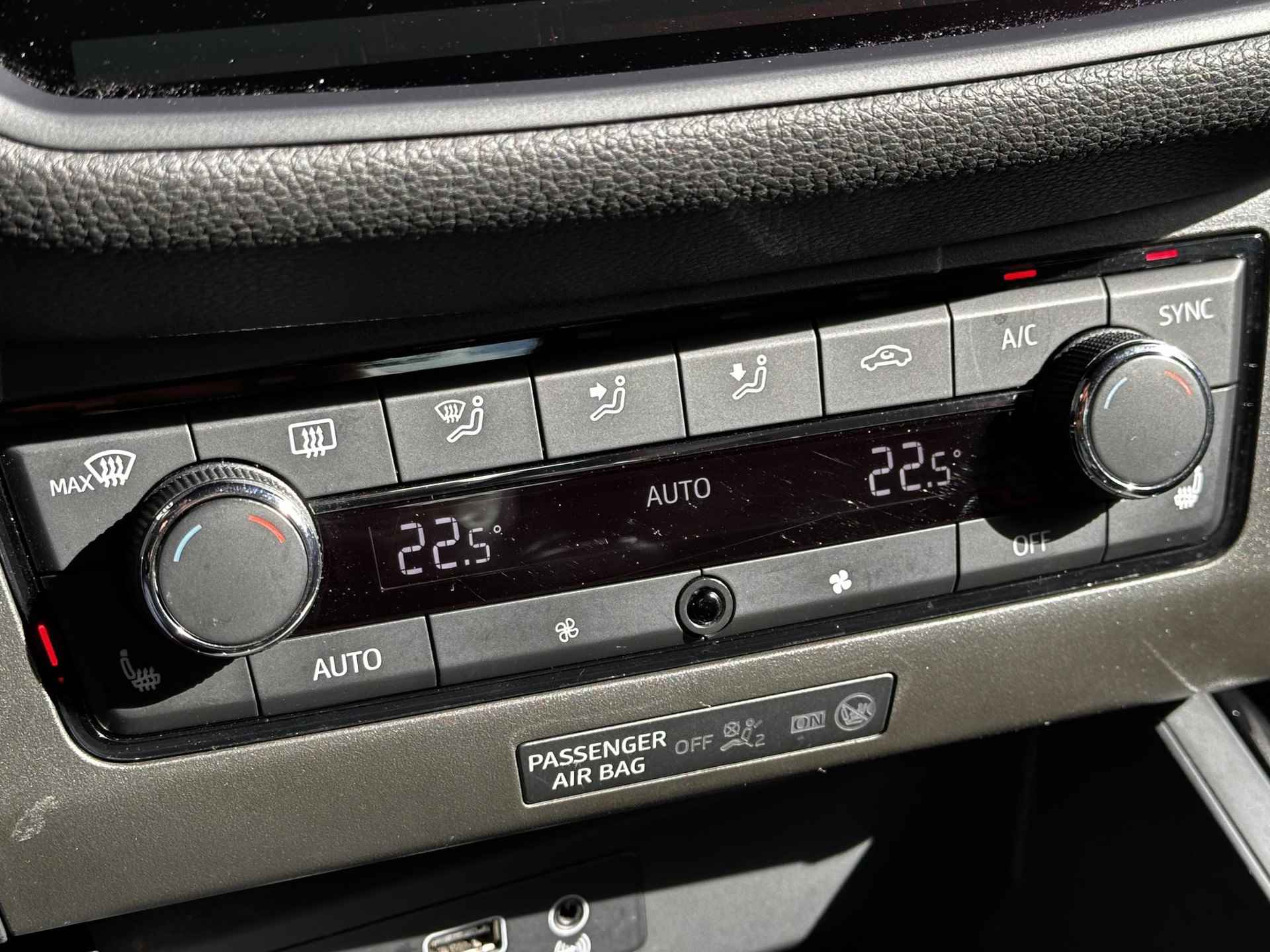 SEAT Arona 1.5 TSI EVO FR / 1e Eigenaar / Stoelverwarming / Dodehoekdetectie / Parkeer assistent / Navigatie / Achteruitrijcamera / Parkeersensoren voor en achter / Apple CarPlay/Android auto / - 17/35