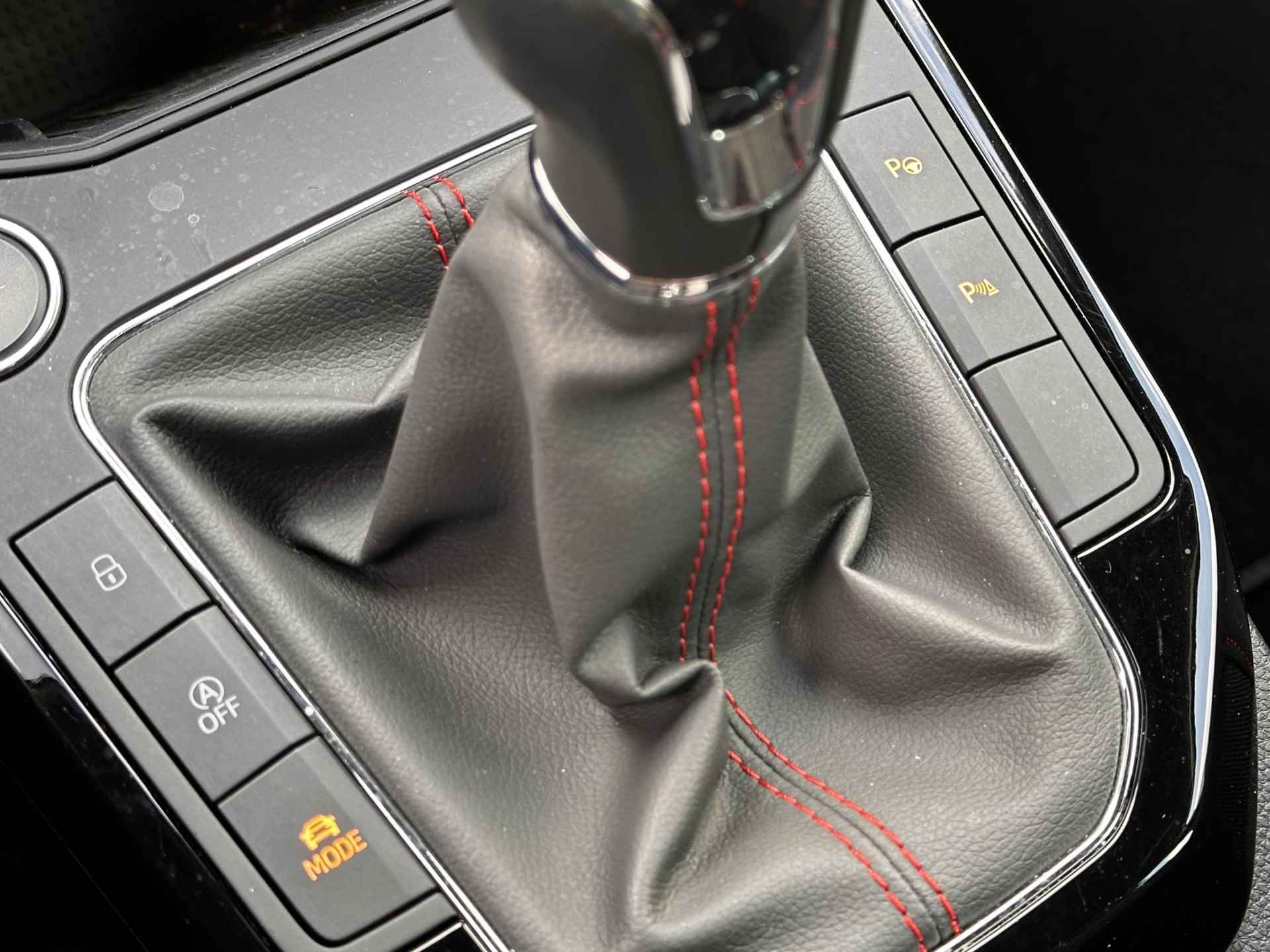SEAT Arona 1.5 TSI EVO FR / 1e Eigenaar / Stoelverwarming / Dodehoekdetectie / Parkeer assistent / Navigatie / Achteruitrijcamera / Parkeersensoren voor en achter / Apple CarPlay/Android auto / - 22/35