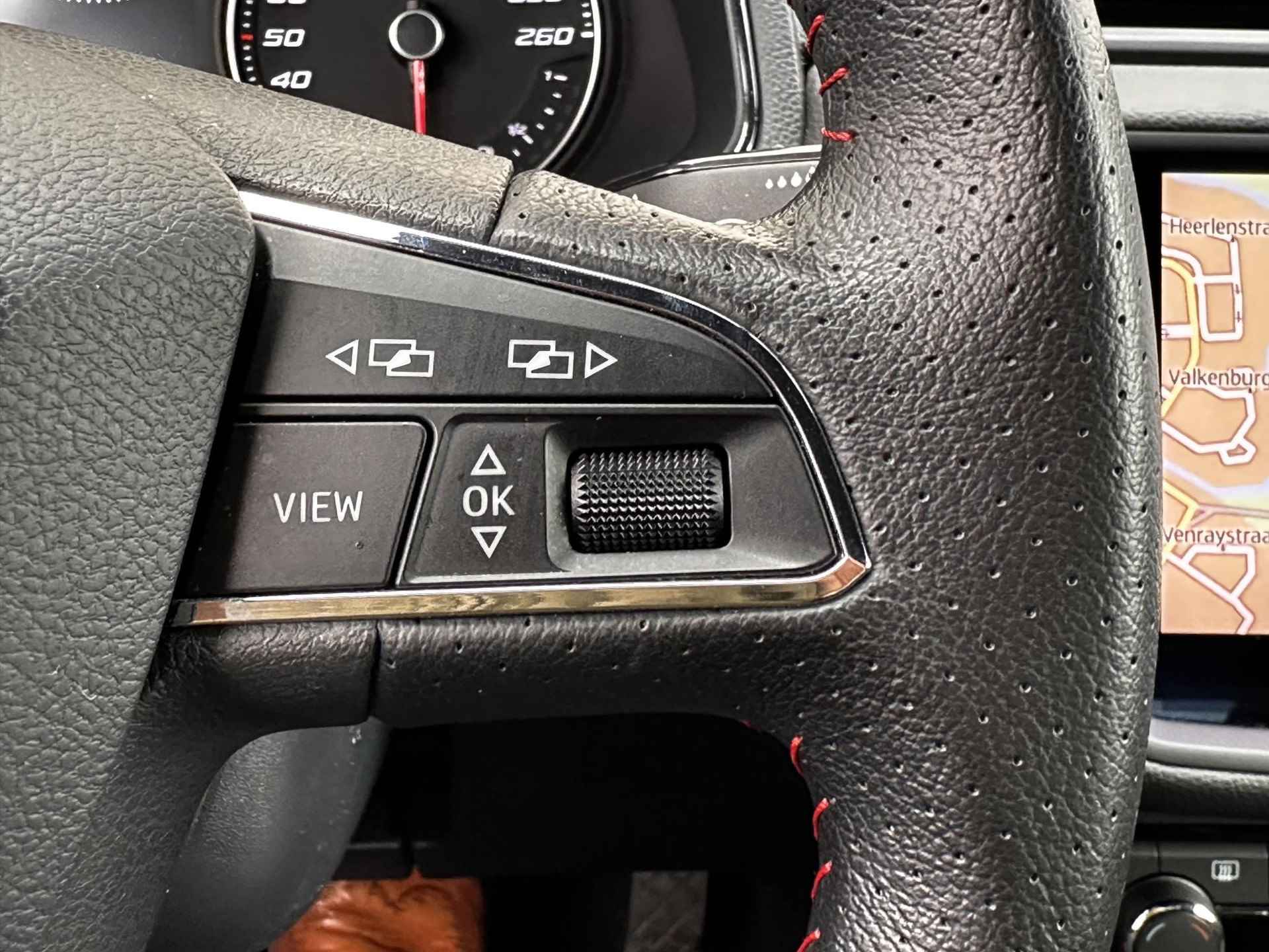 SEAT Arona 1.5 TSI EVO FR / 1e Eigenaar / Stoelverwarming / Dodehoekdetectie / Parkeer assistent / Navigatie / Achteruitrijcamera / Parkeersensoren voor en achter / Apple CarPlay/Android auto / - 31/35