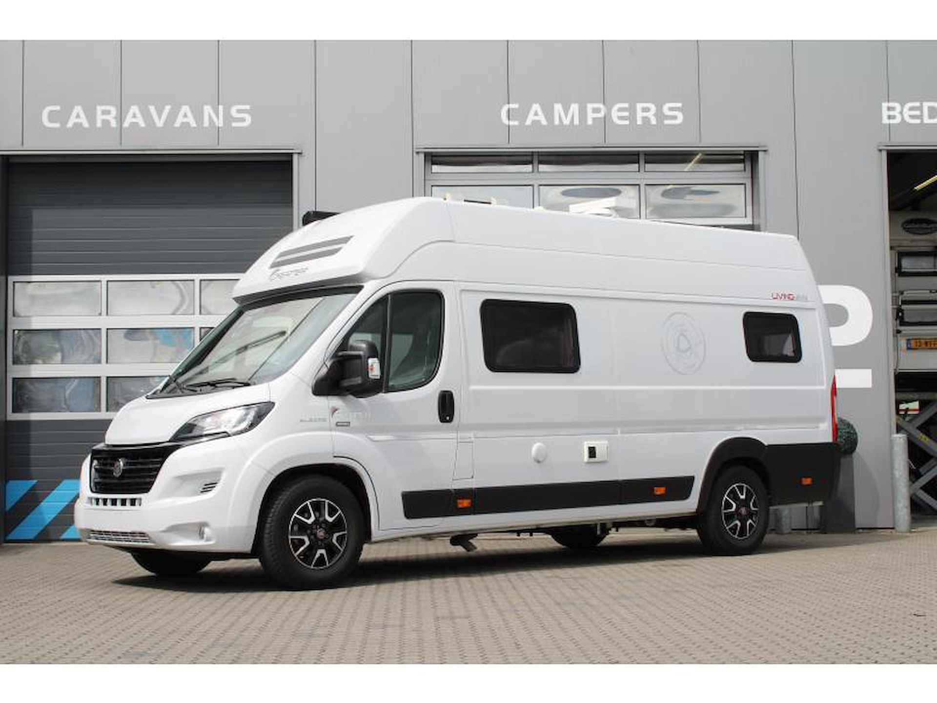 Dreamer Living Van 630  Automaat Rondzit Uni - 4/24