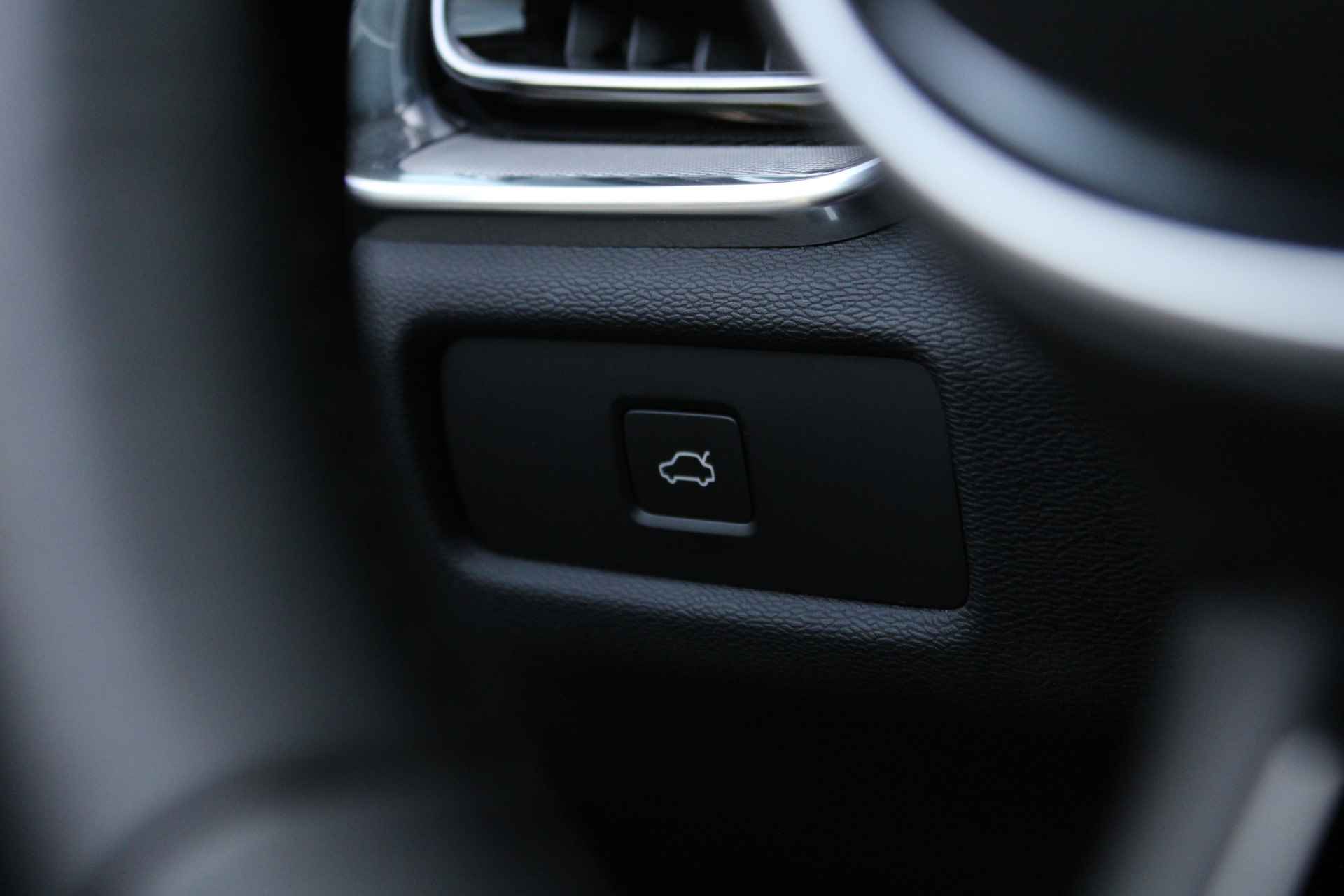 Volvo V60 B4 Plus Dark | Harman/Kardon | Lighting-pack | Panoramadak | Elek. Stoelen | 360° Camera | Adaptive Cruise - 22/43
