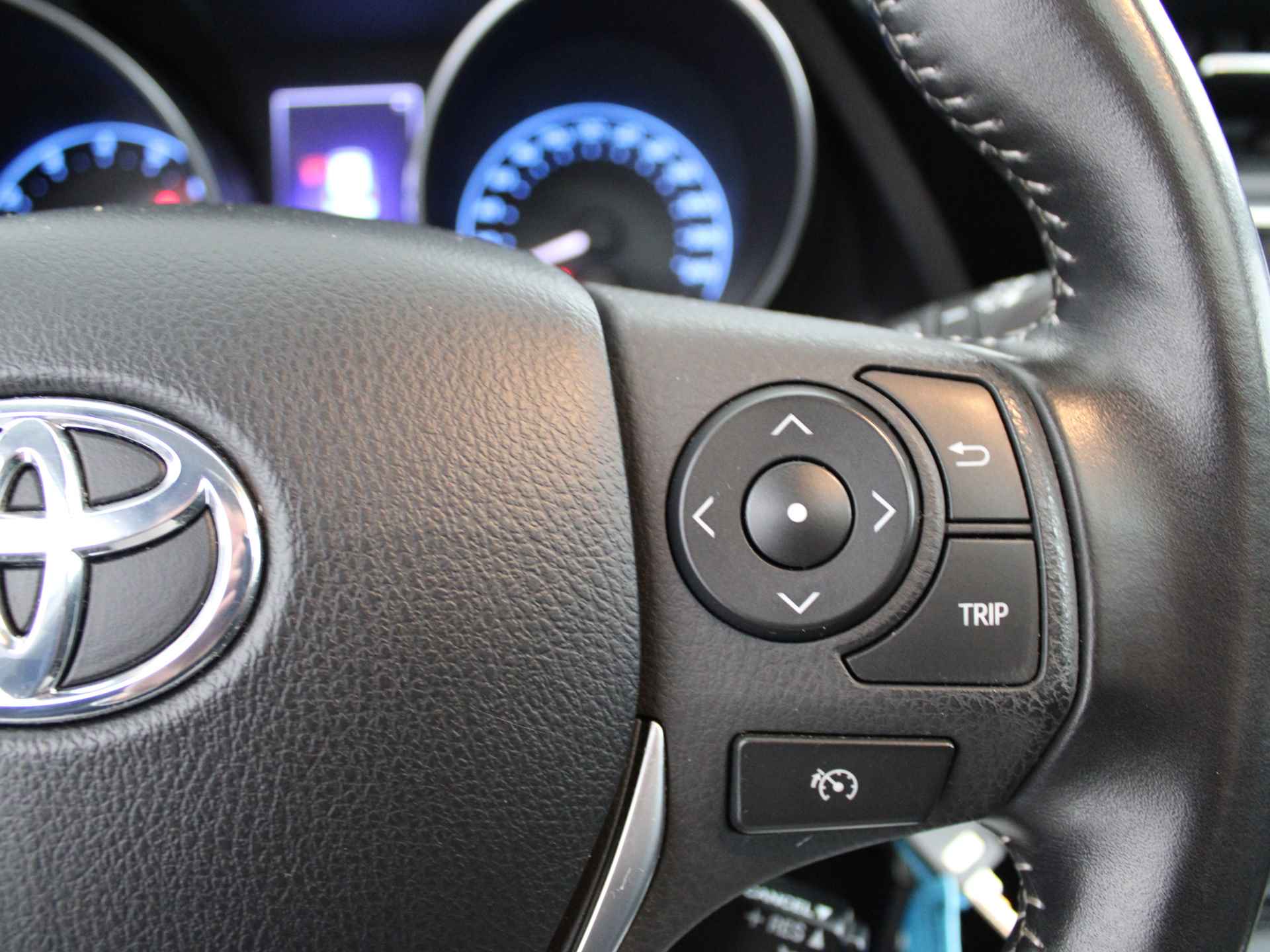 Toyota Auris 1.2T Trend | Navigatie | Camera | Panoramadak | Trekhaak | LM velgen | Cruise Control | - 22/44