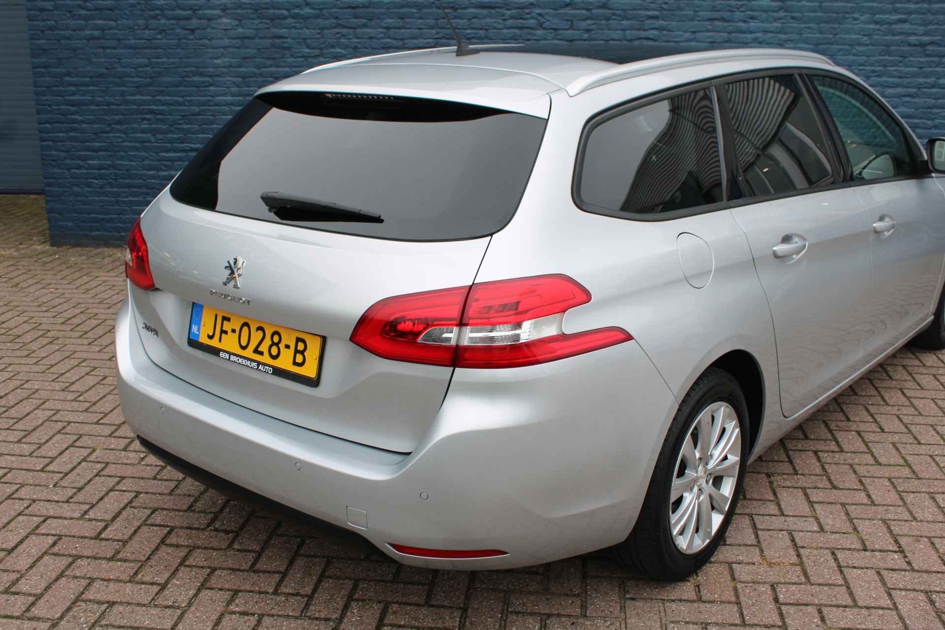 Peugeot 308 SW 1.2 PureTech 130pk EAT6 Style | Automaat | Navigatie | Panoramadak | All season | Lichtmetaal | - 11/26