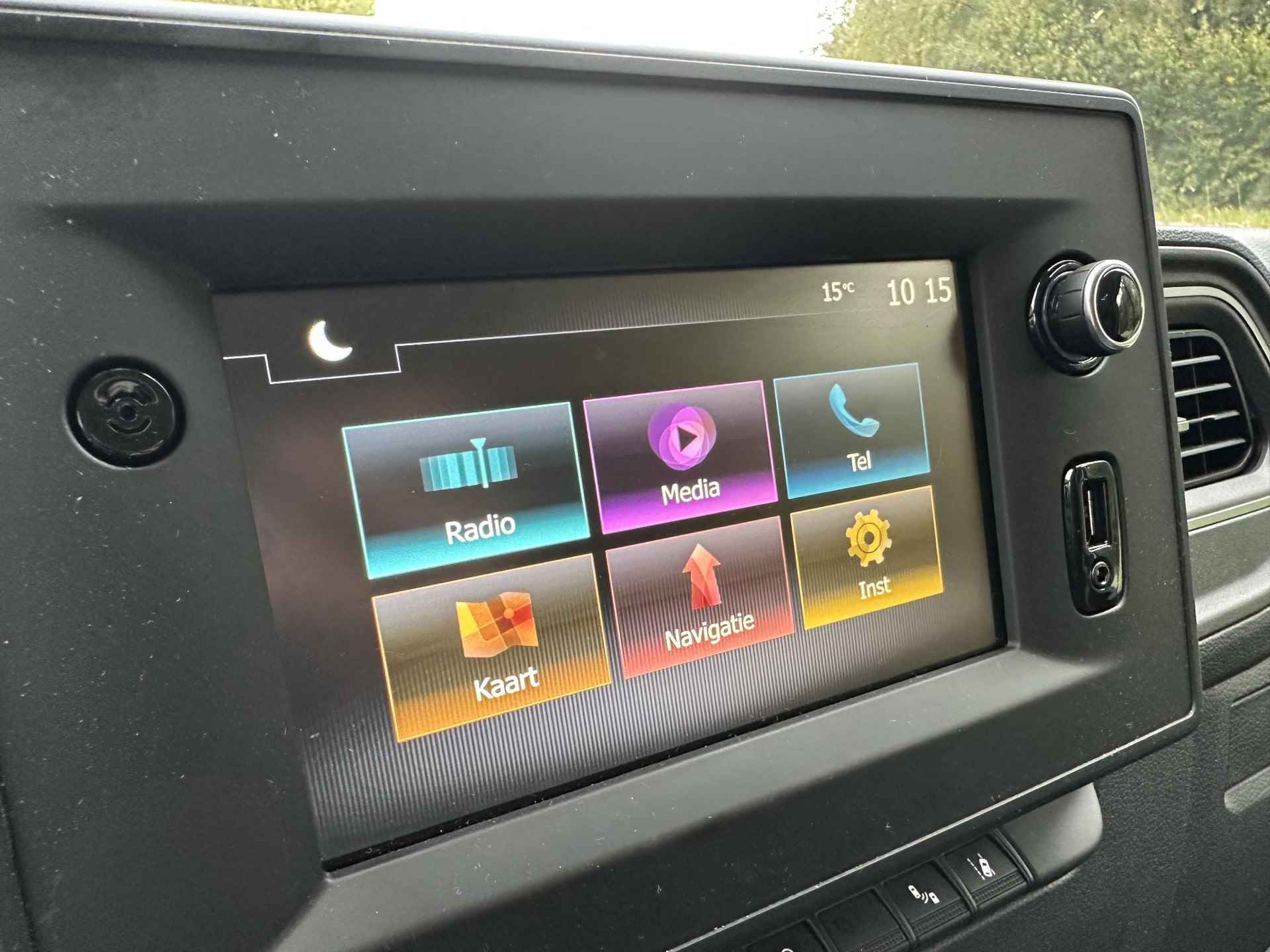 Renault Master T35 2.3 dCi 135 L2H2 Work Edition | NL-auto! | Navi | Airco | Cruise | Trekhaak | PDC + Camera | Bedrijfswageninrichting | Apple Carplay/Android Auto - 18/23