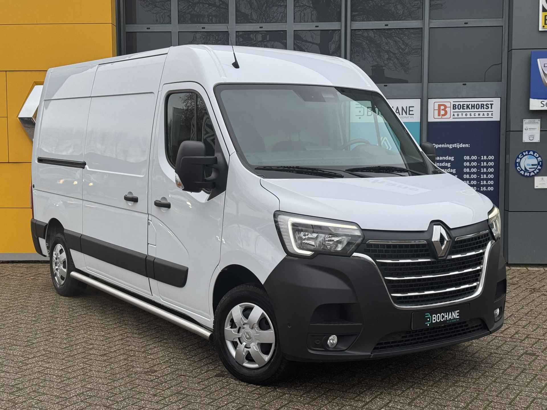 Renault Master T35 2.3 dCi 135 L2H2 Work Edition | NL-auto! | Navi | Airco | Cruise | Trekhaak | PDC + Camera | Bedrijfswageninrichting | Apple Carplay/Android Auto - 7/44