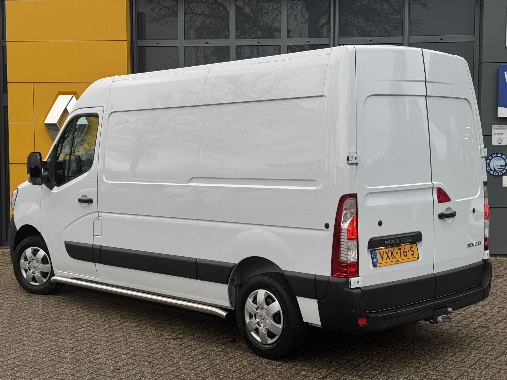 Renault Master T35 2.3 dCi 135 L2H2 Work Edition | NL-auto! | Navi | Airco | Cruise | Trekhaak | PDC + Camera | Bedrijfswageninrichting | Apple Carplay/Android Auto - 8/44