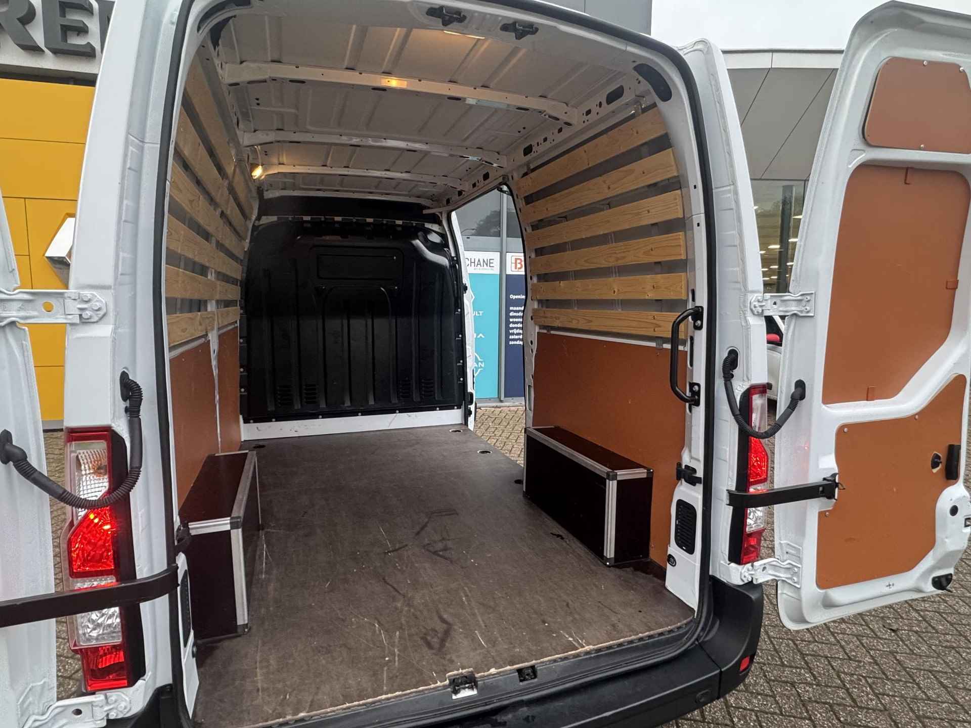 Renault Master T35 2.3 dCi 135 L2H2 Work Edition | NL-auto! | Navi | Airco | Cruise | Trekhaak | PDC + Camera | Bedrijfswageninrichting | Apple Carplay/Android Auto - 19/44