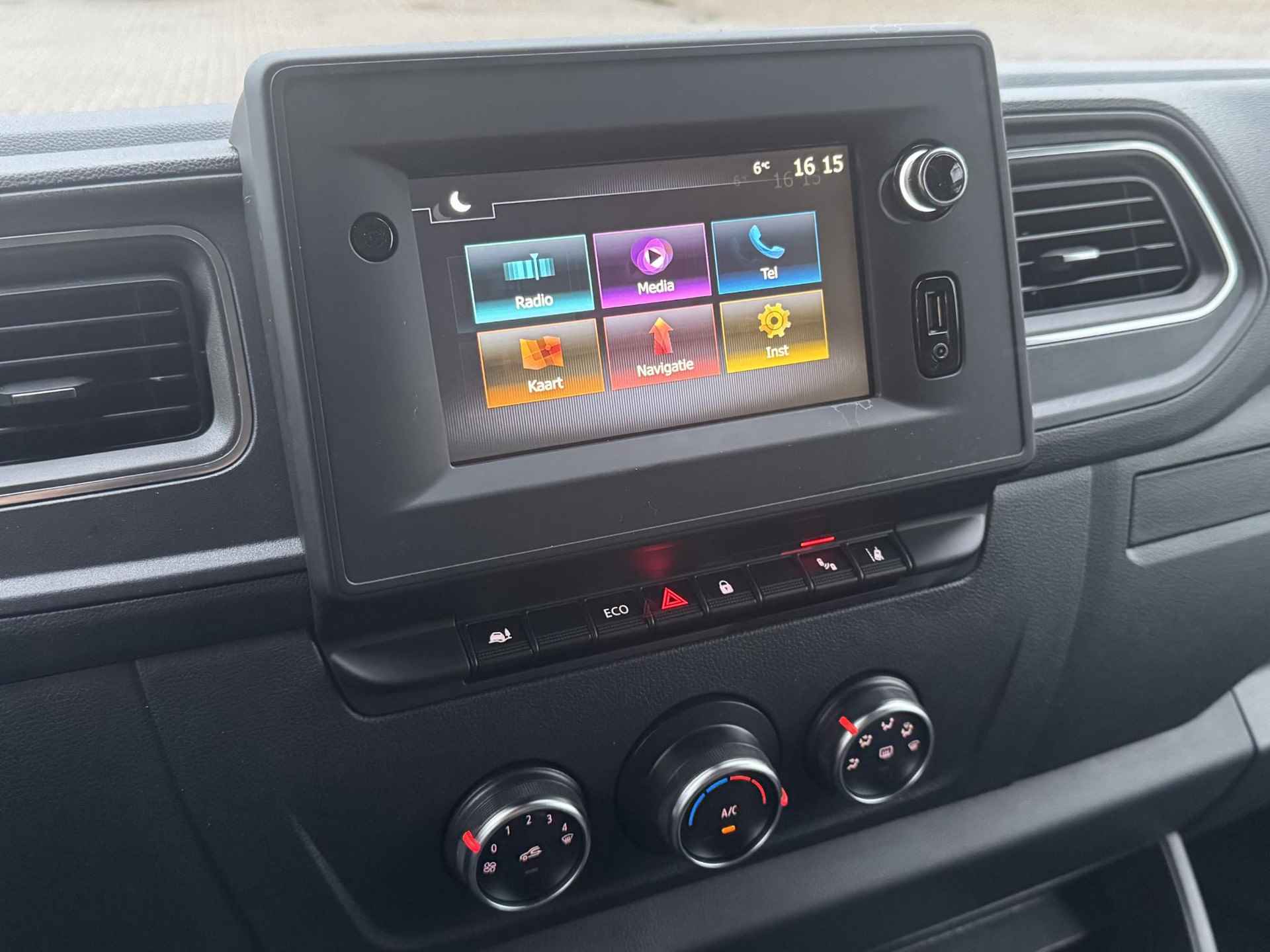 Renault Master T35 2.3 dCi 135 L2H2 Work Edition | NL-auto! | Navi | Airco | Cruise | Trekhaak | PDC + Camera | Bedrijfswageninrichting | Apple Carplay/Android Auto - 34/44