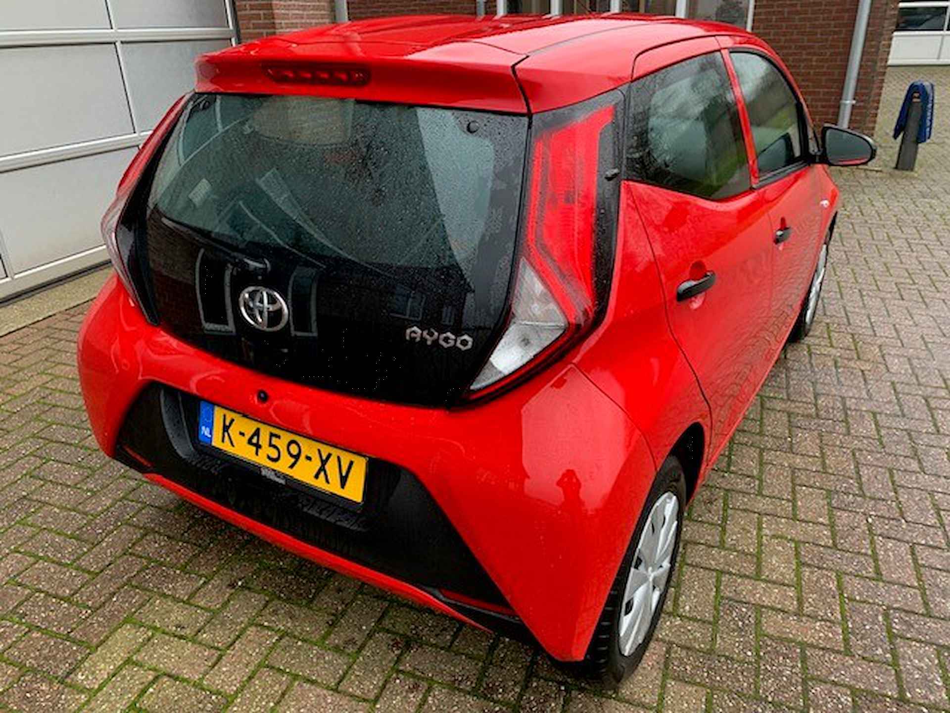 Toyota Aygo 1.0 VVT-i x-fun slechts 9500 km org NL - 8/24