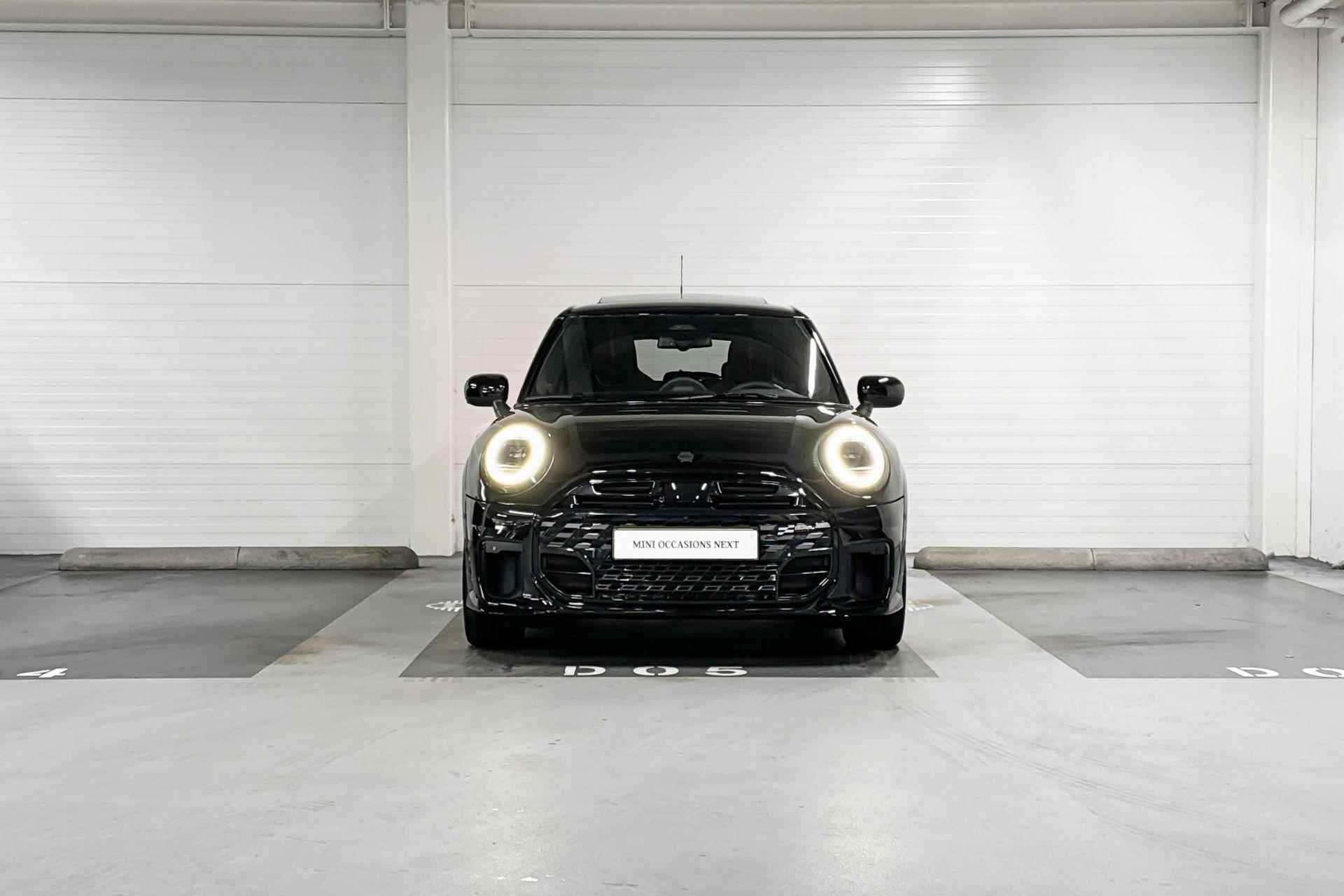 MINI 5-deurs Cooper S |  John Cooper Works Uitvoering | XL Pakket | 18" JCW Lap Spoke two-tone - 4/19