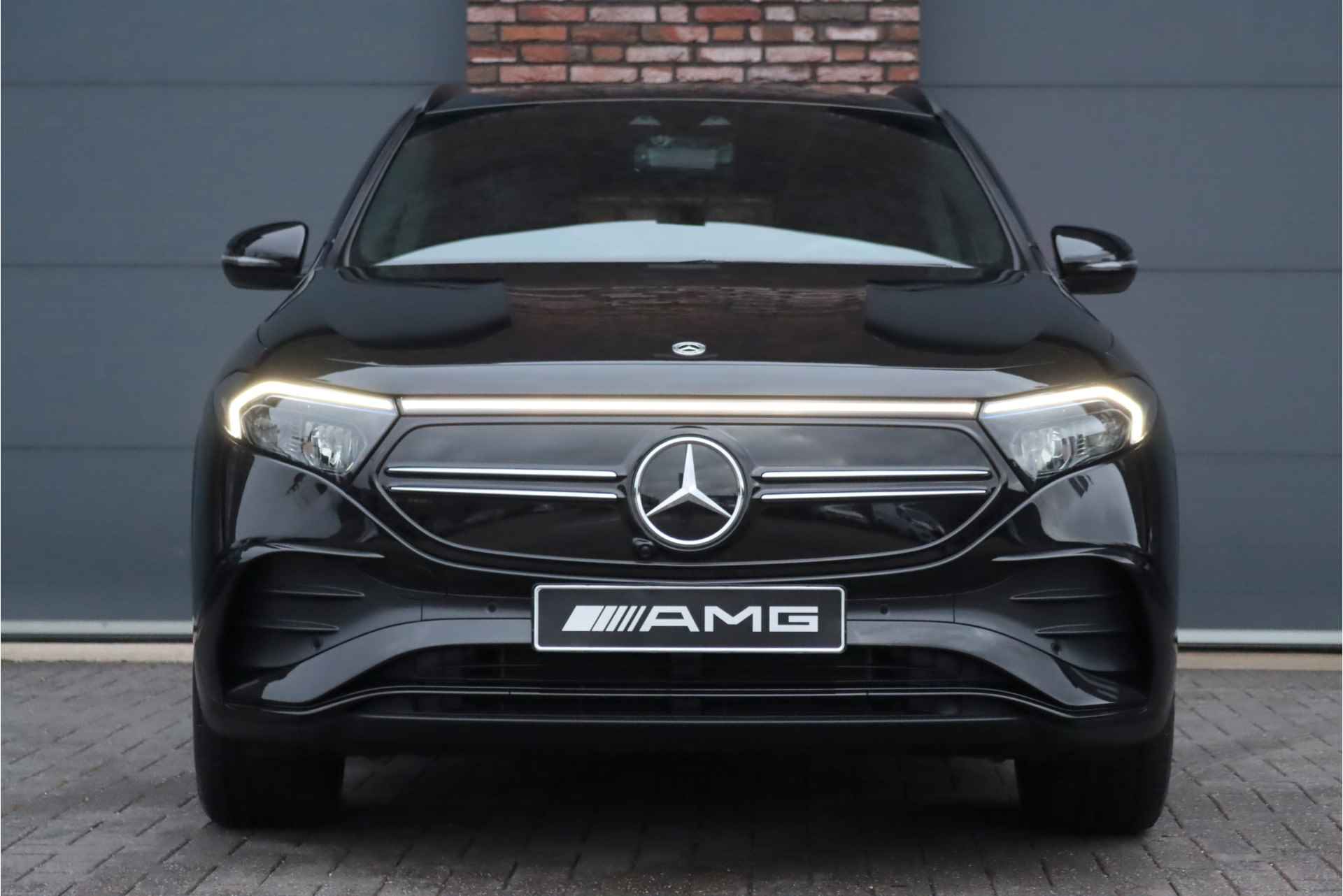 Mercedes-Benz EQA 300 4MATIC AMG Line 67 kWh | Distronic+ | Memory | Trekhaak | Keyless Go | Sfeerverlichting | Nightpakket | Widescreen | Stoelverwarming | Advanced Sound System | - 14/43