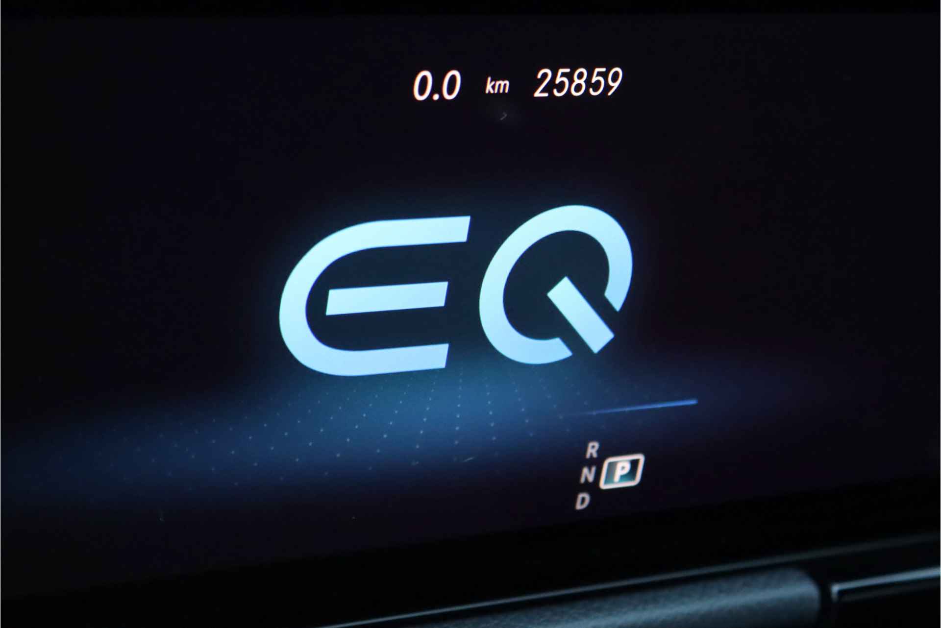 Mercedes-Benz EQA 300 4MATIC AMG Line 67 kWh | Distronic+ | Memory | Trekhaak | Keyless Go | Sfeerverlichting | Nightpakket | Widescreen | Stoelverwarming | Advanced Sound System | - 33/43