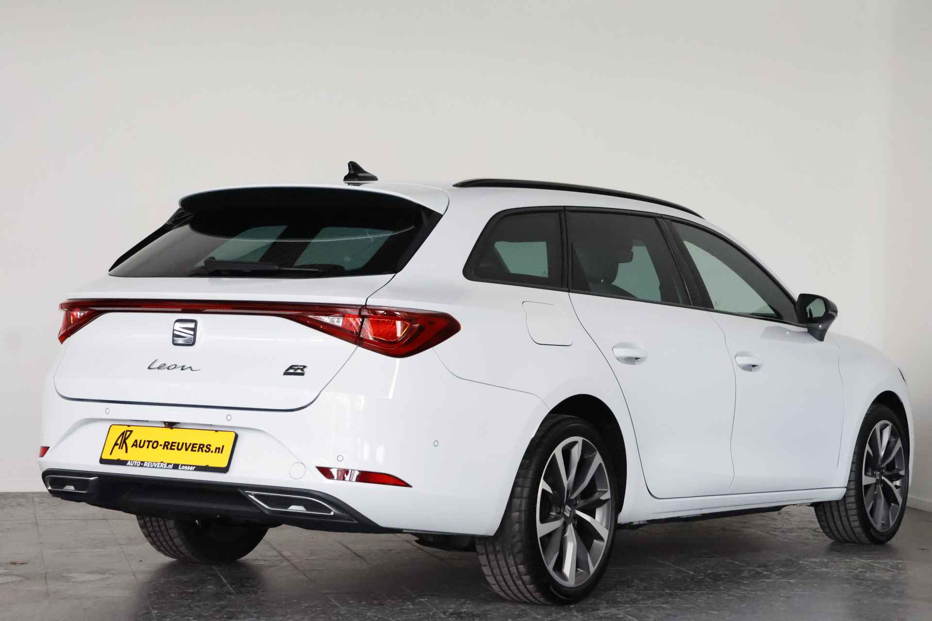 SEAT Leon Sportstourer 1.4 TSI eHybrid PHEV FR / LED / Travelassist / CarPlay / Camera - 2/36