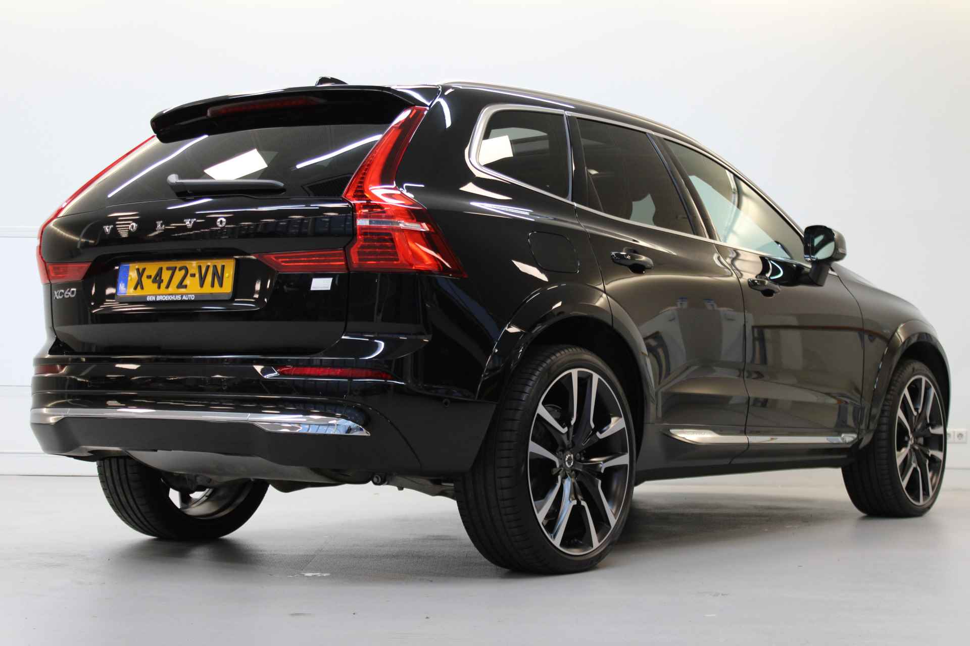 Volvo XC60 T8 455 AWD Ultimate Bright | B&W Audio | Massage | Ventilatie | Trekhaak | 360º view | HUD - 3/65