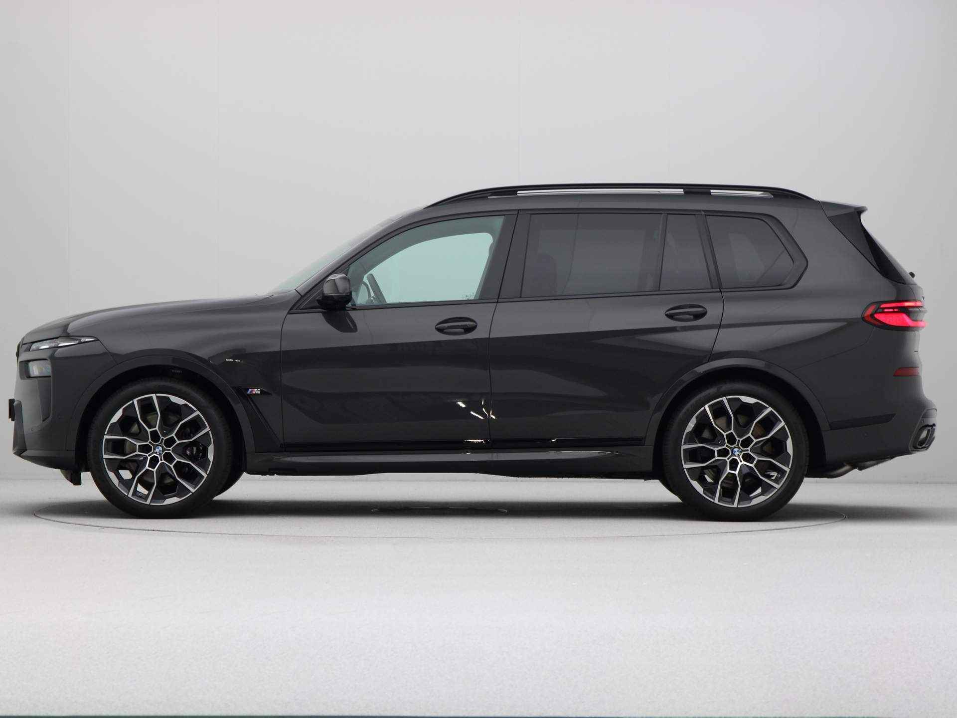 BMW X7 M60i xDrive M Sportpakket Pro - 6 Pers. - 18/34