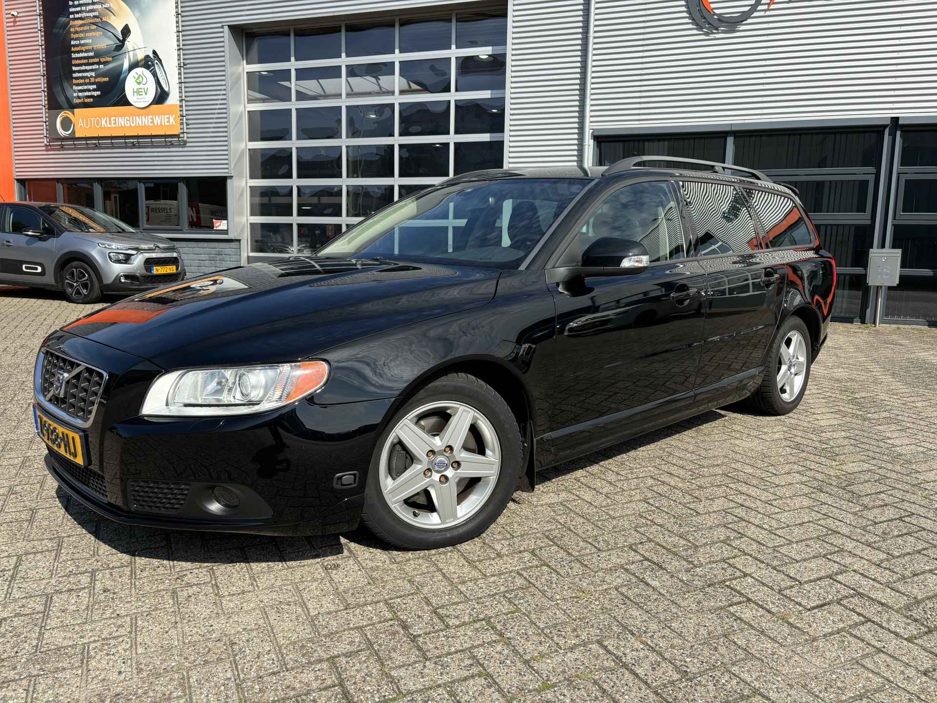 Volvo V70 2.5T Momentum / Youngtimer / 5 Cilinder / Trekhaak / Electr. achterklep / Parkeersensoren achter - 3/23