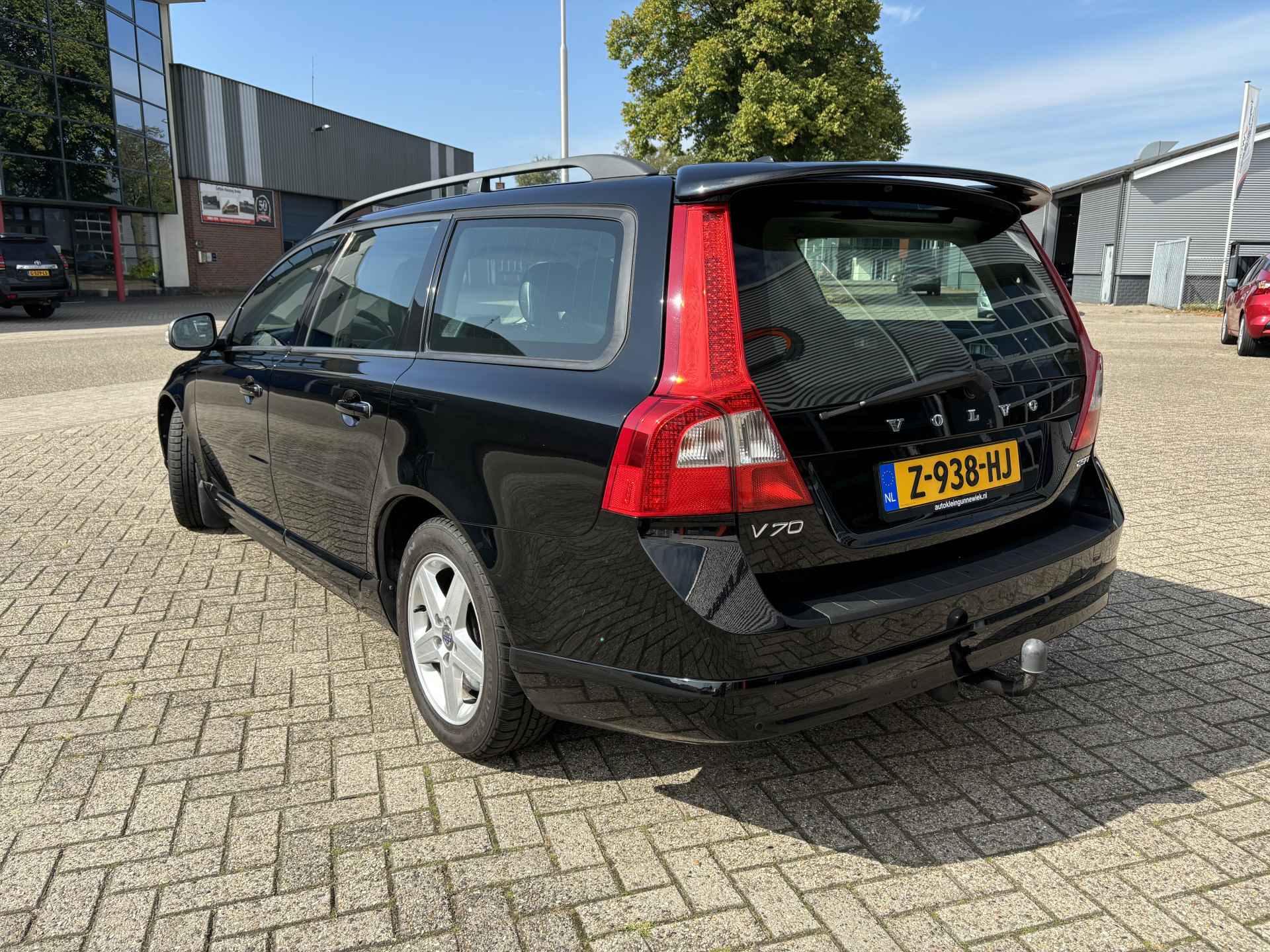 Volvo V70 2.5T Momentum / Youngtimer / 5 Cilinder / Trekhaak / Electr. achterklep / Parkeersensoren achter - 5/23