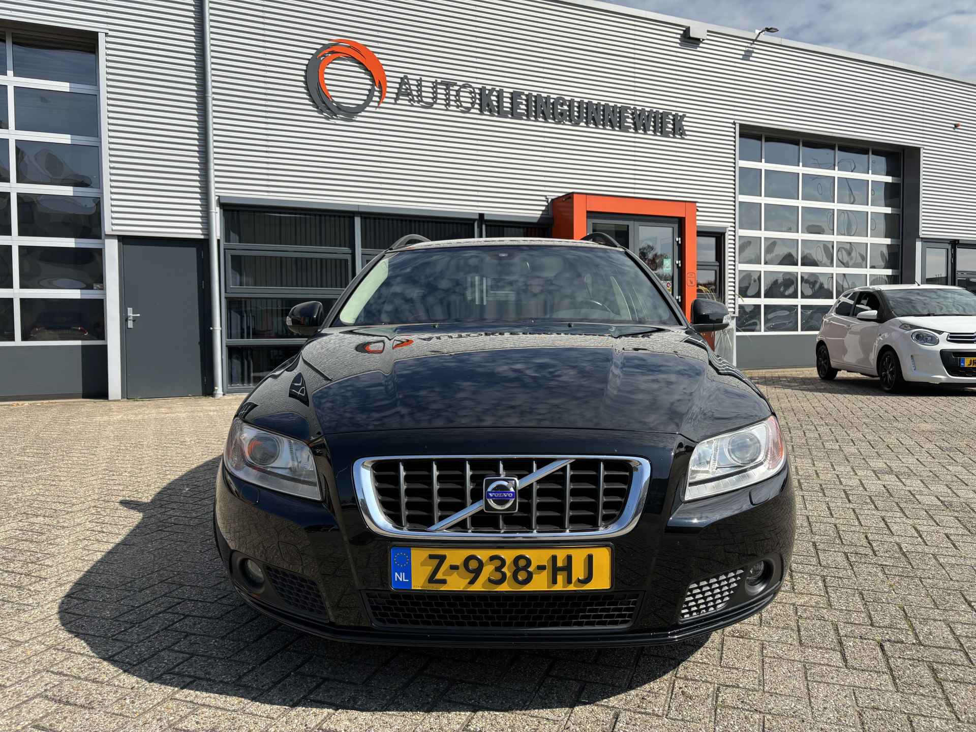 Volvo V70 2.5T Momentum / Youngtimer / 5 Cilinder / Trekhaak / Electr. achterklep / Parkeersensoren achter - 9/23