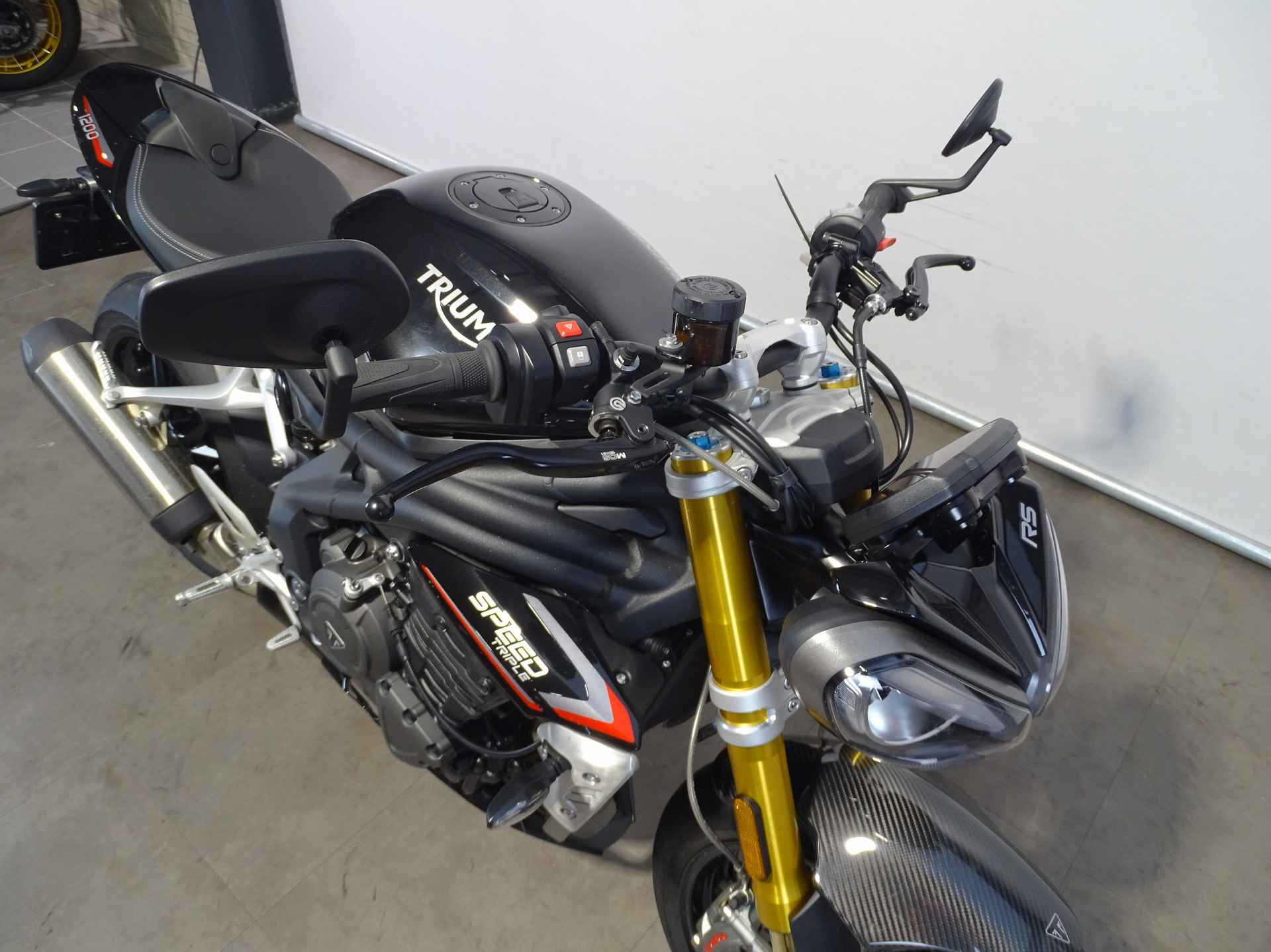 Triumph SPEED TRIPLE 1200 RS - 2/9