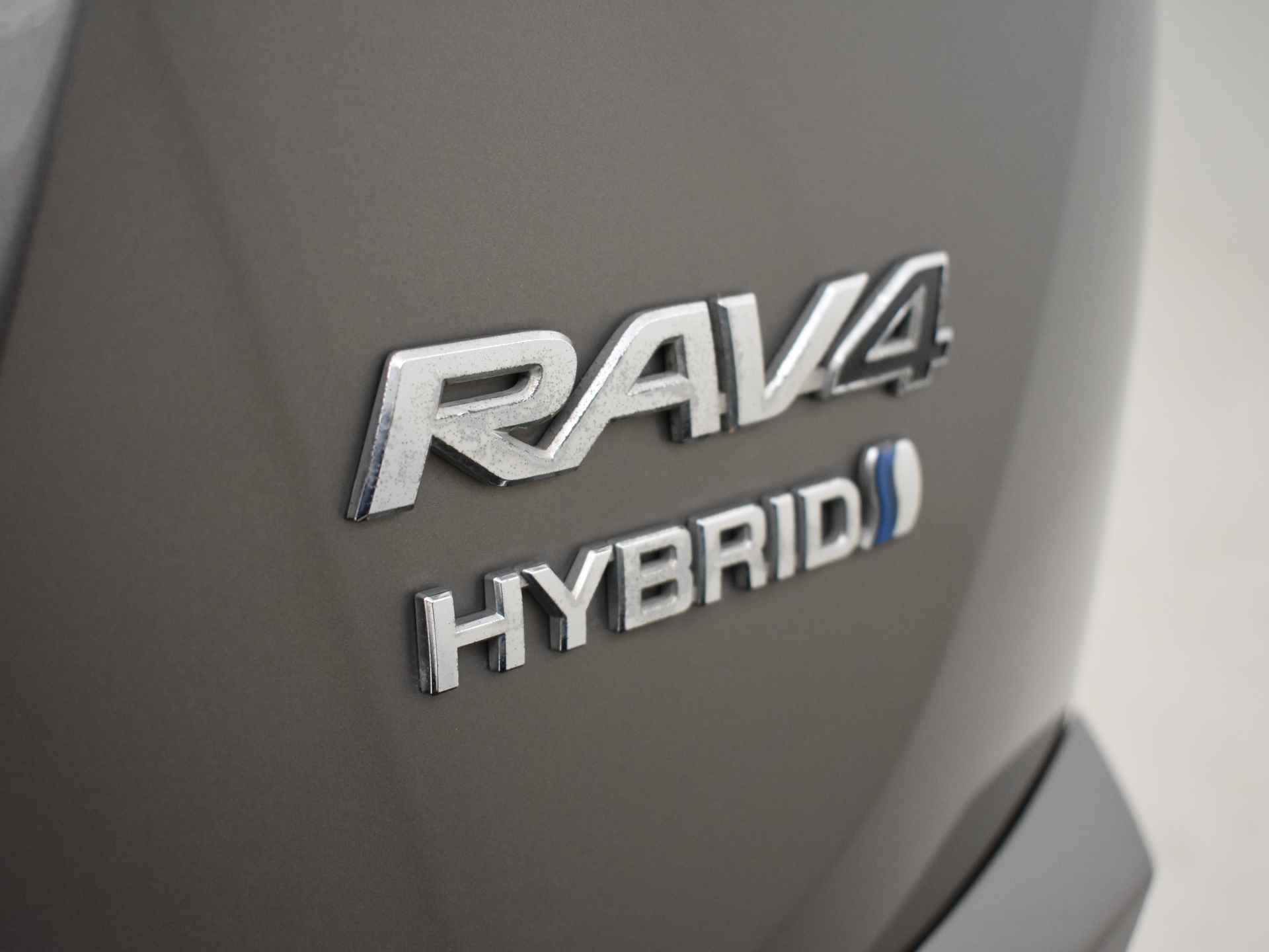 Toyota RAV4 2.5 Hybrid Style 197pk | Cruise control | Navigatie | Trekhaak | Dab radio | Keyless | Camera achter | 18"LMV - 33/40