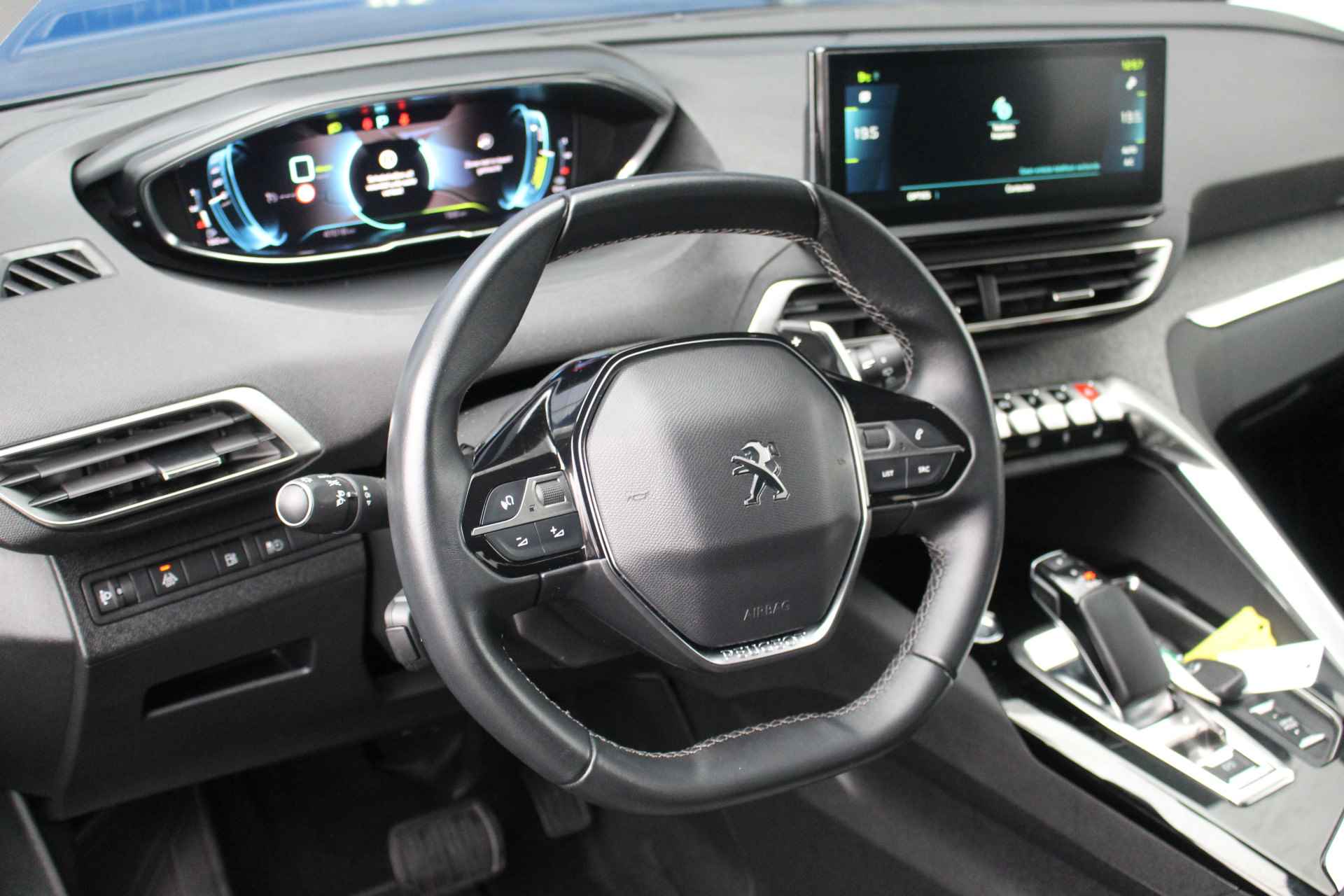 Peugeot 3008 1.6 HYbrid 225PK Allure | CAM | Keyless | LED | AppleCarPlay | Dode hoek det. | Navi | Climate & Cruise C. | - 19/41