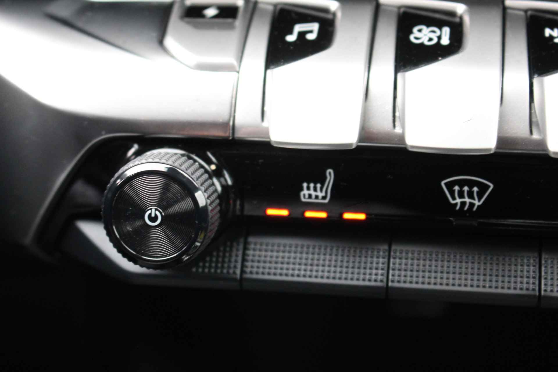 Peugeot 3008 1.6 HYbrid 225PK Allure | CAM | Keyless | LED | AppleCarPlay | Dode hoek det. | Navi | Climate & Cruise C. | - 35/41