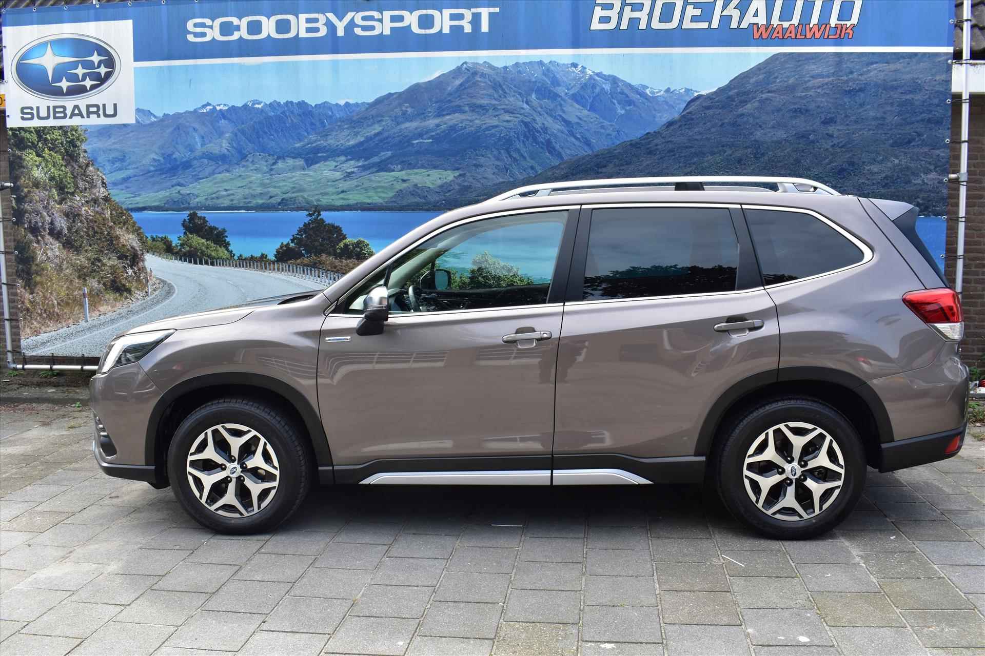 Subaru Forester 2.0i e-BOXER  MHEV CVT Luxury - 36/55