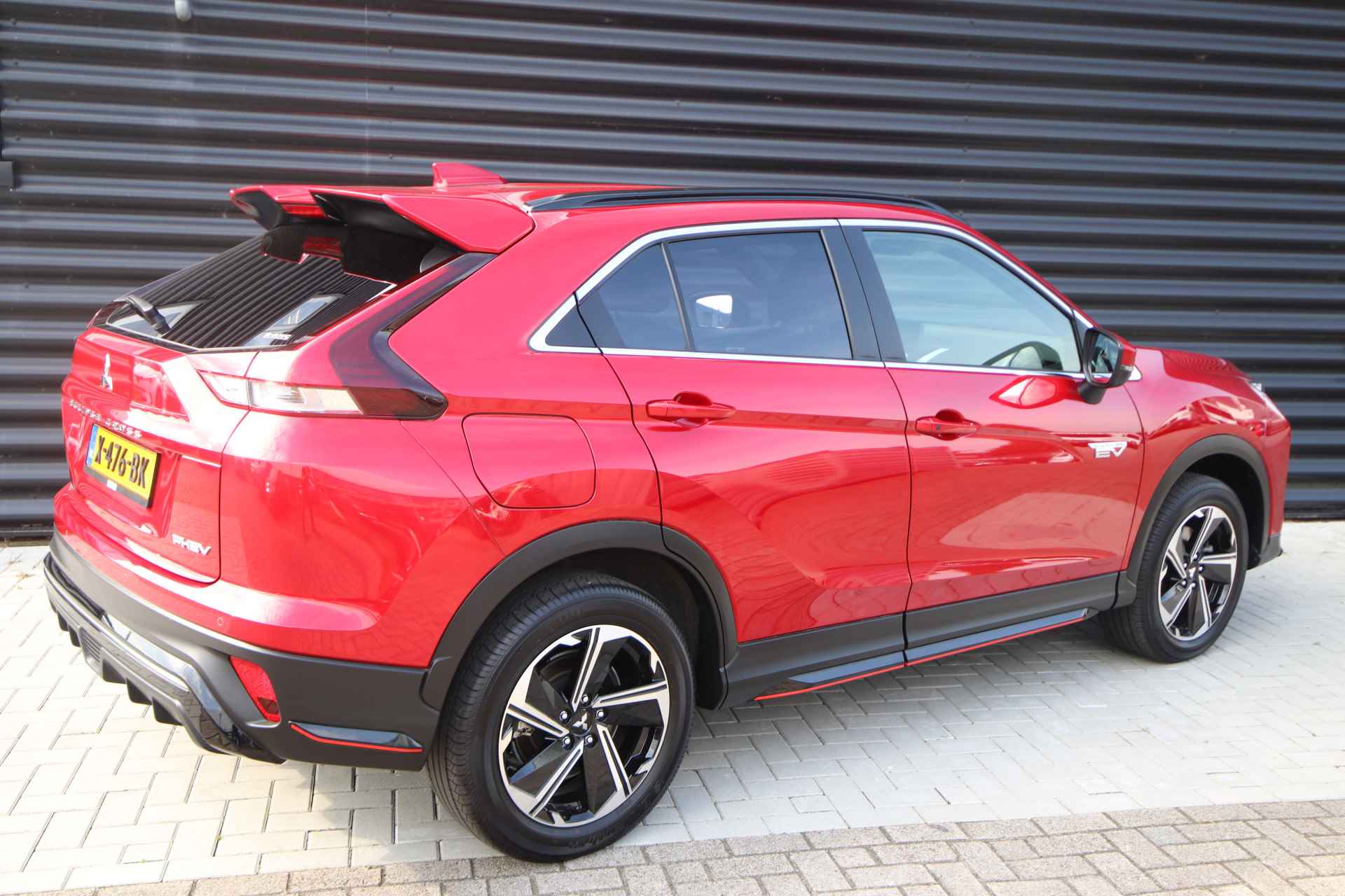 Mitsubishi Eclipse Cross 2.4 PHEV Intense+ Sport-pakket LED, NL-Auto, Standkachel - 2/77