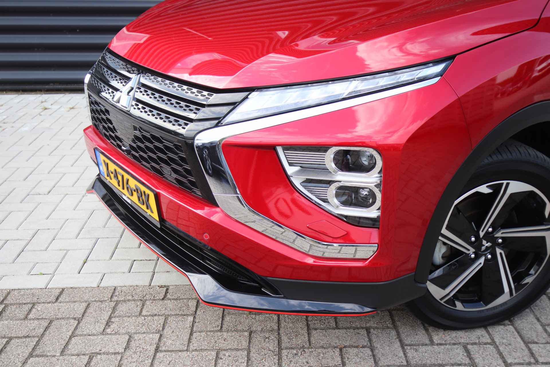 Mitsubishi Eclipse Cross 2.4 PHEV Intense+ Sport-pakket LED, NL-Auto, Standkachel - 13/77