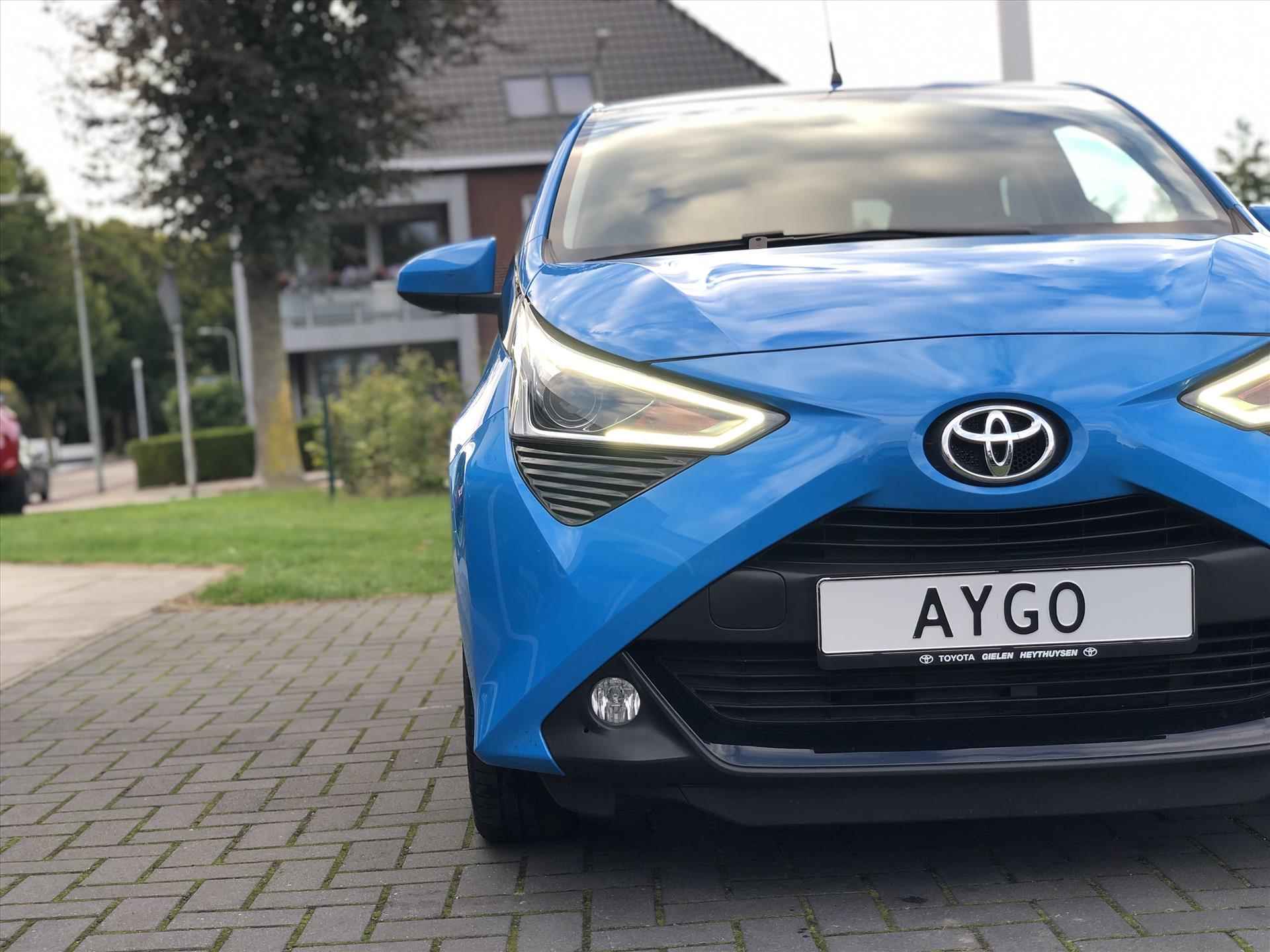 Toyota Aygo 1.0 VVT-i 72pk X-Cite | Lichtmetalen velgen, Privcay Glass, Apple CarPlay/Android Auto, Climate control, Eerste eigenaar - 5/38