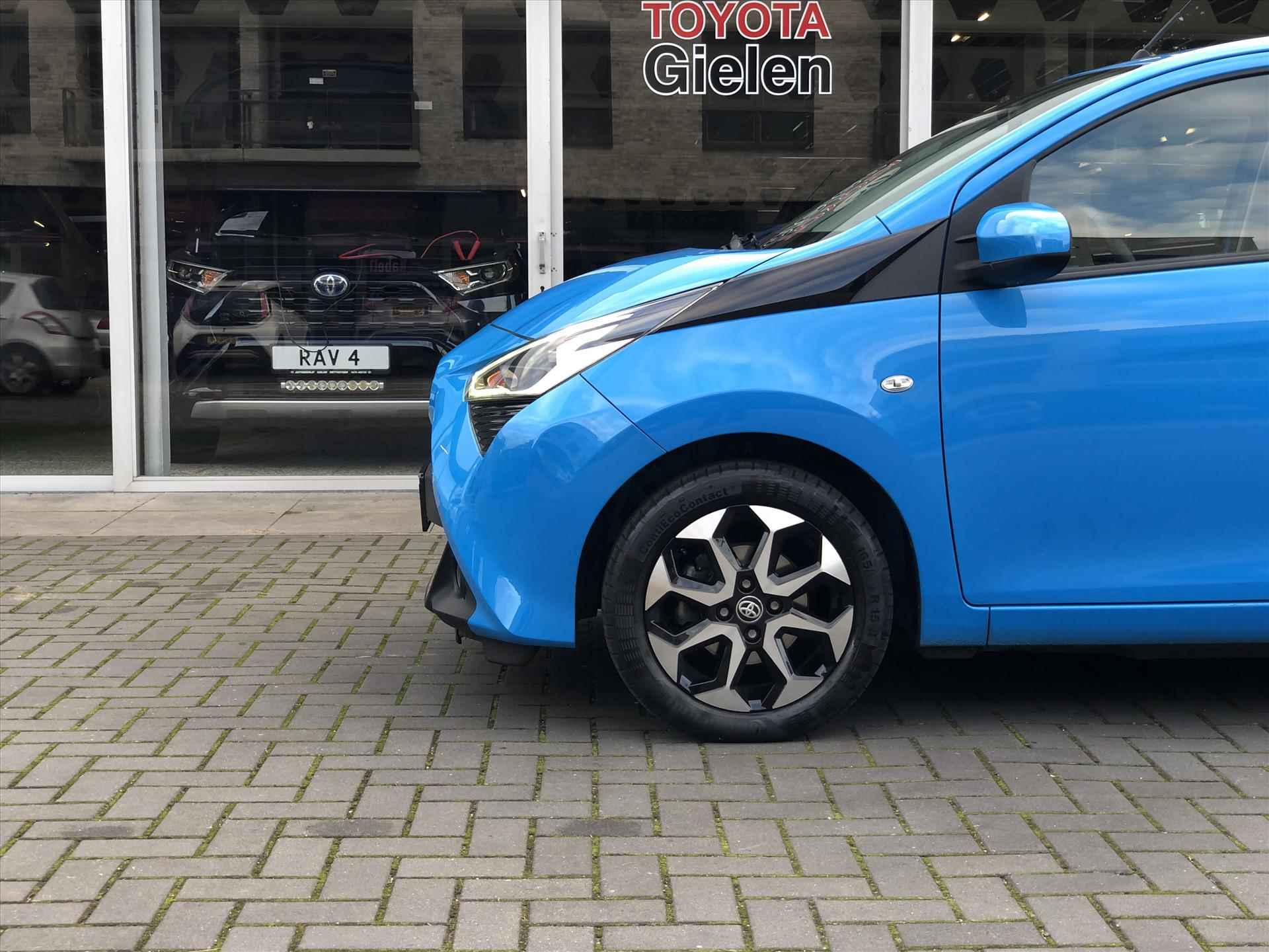 Toyota Aygo 1.0 VVT-i 72pk X-Cite | Lichtmetalen velgen, Privcay Glass, Apple CarPlay/Android Auto, Climate control, Eerste eigenaar - 7/38