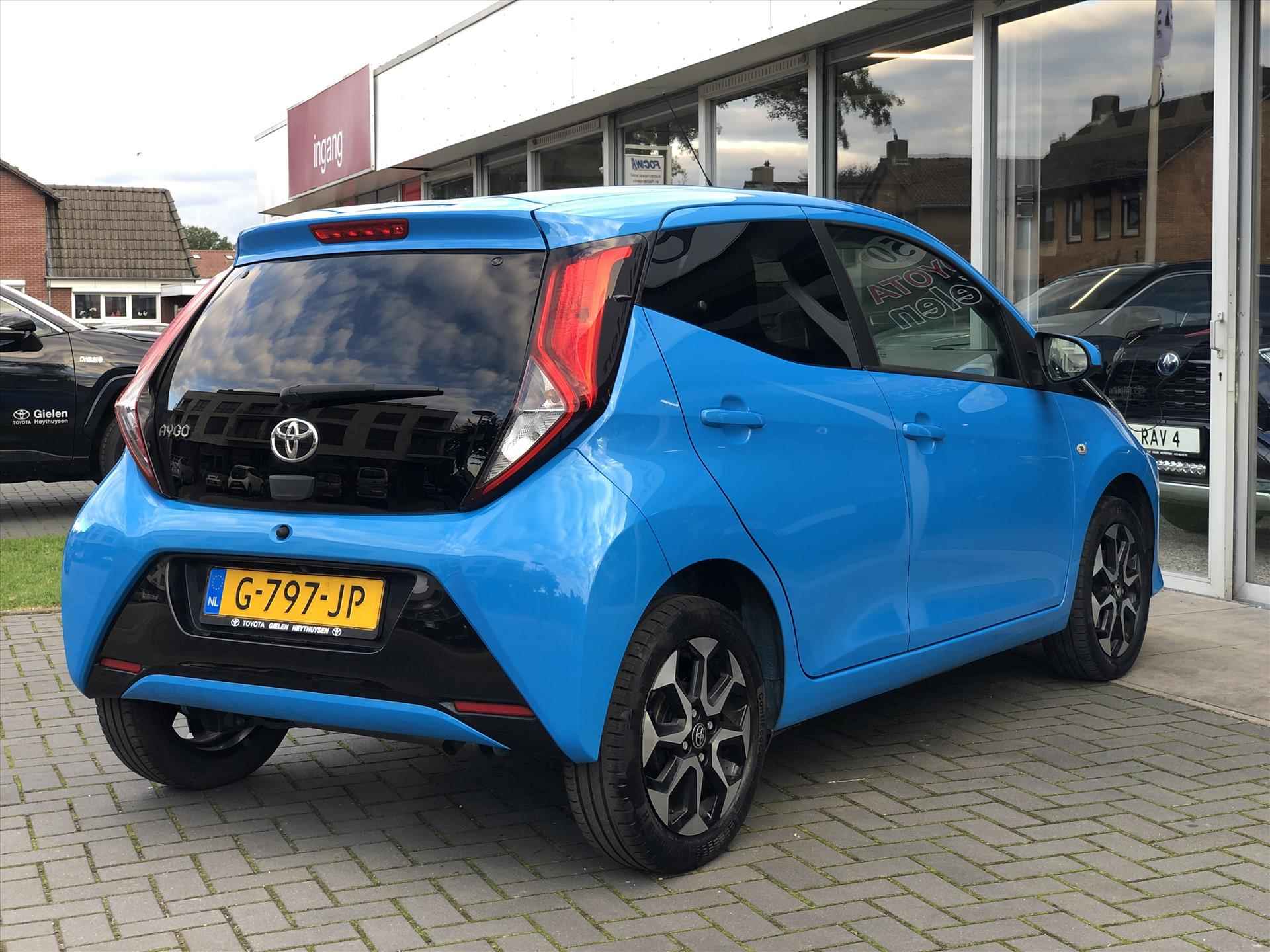 Toyota Aygo 1.0 VVT-i 72pk X-Cite | Lichtmetalen velgen, Privcay Glass, Apple CarPlay/Android Auto, Climate control, Eerste eigenaar - 9/38