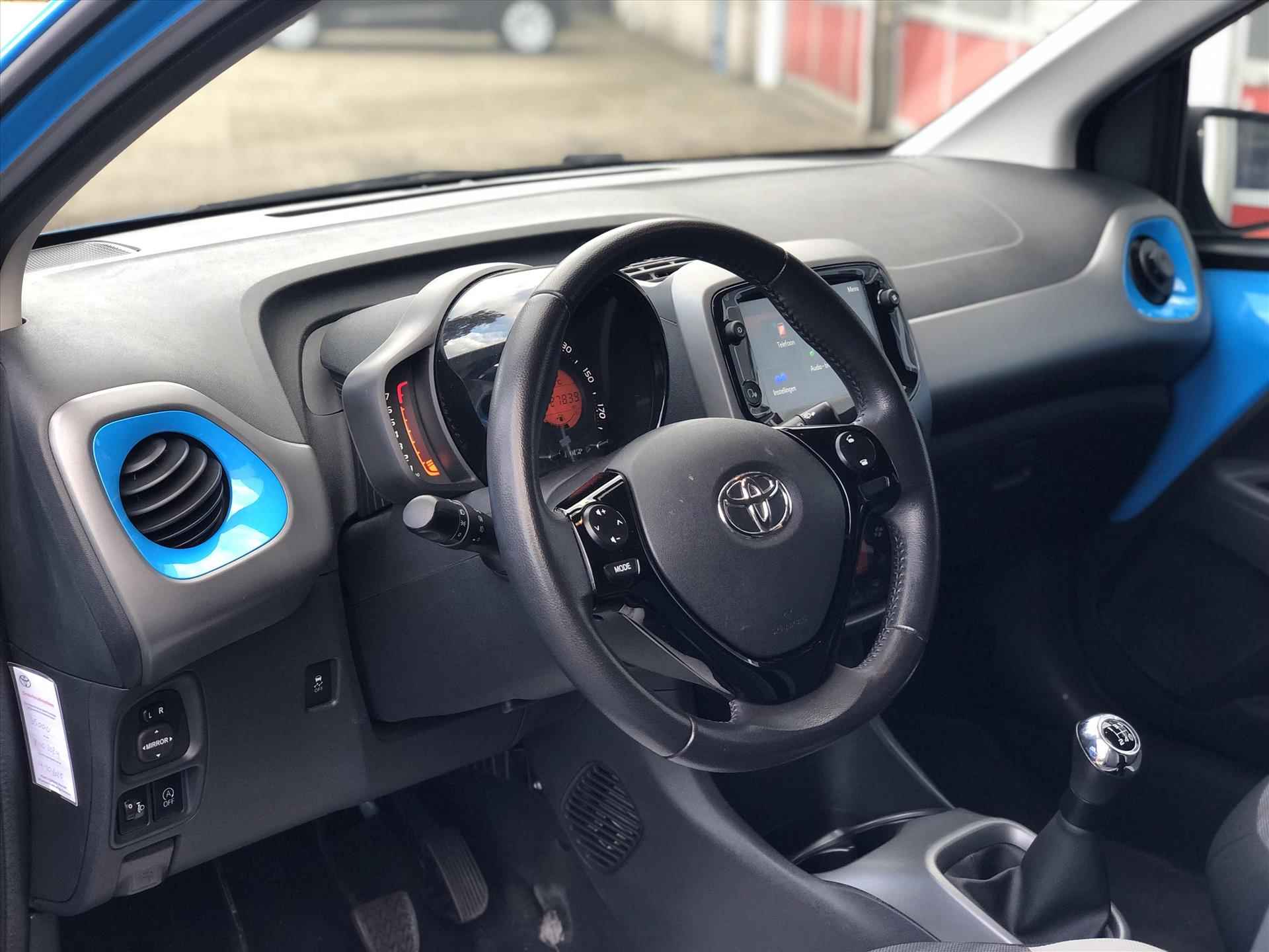 Toyota Aygo 1.0 VVT-i 72pk X-Cite | Lichtmetalen velgen, Privcay Glass, Apple CarPlay/Android Auto, Climate control, Eerste eigenaar - 18/38