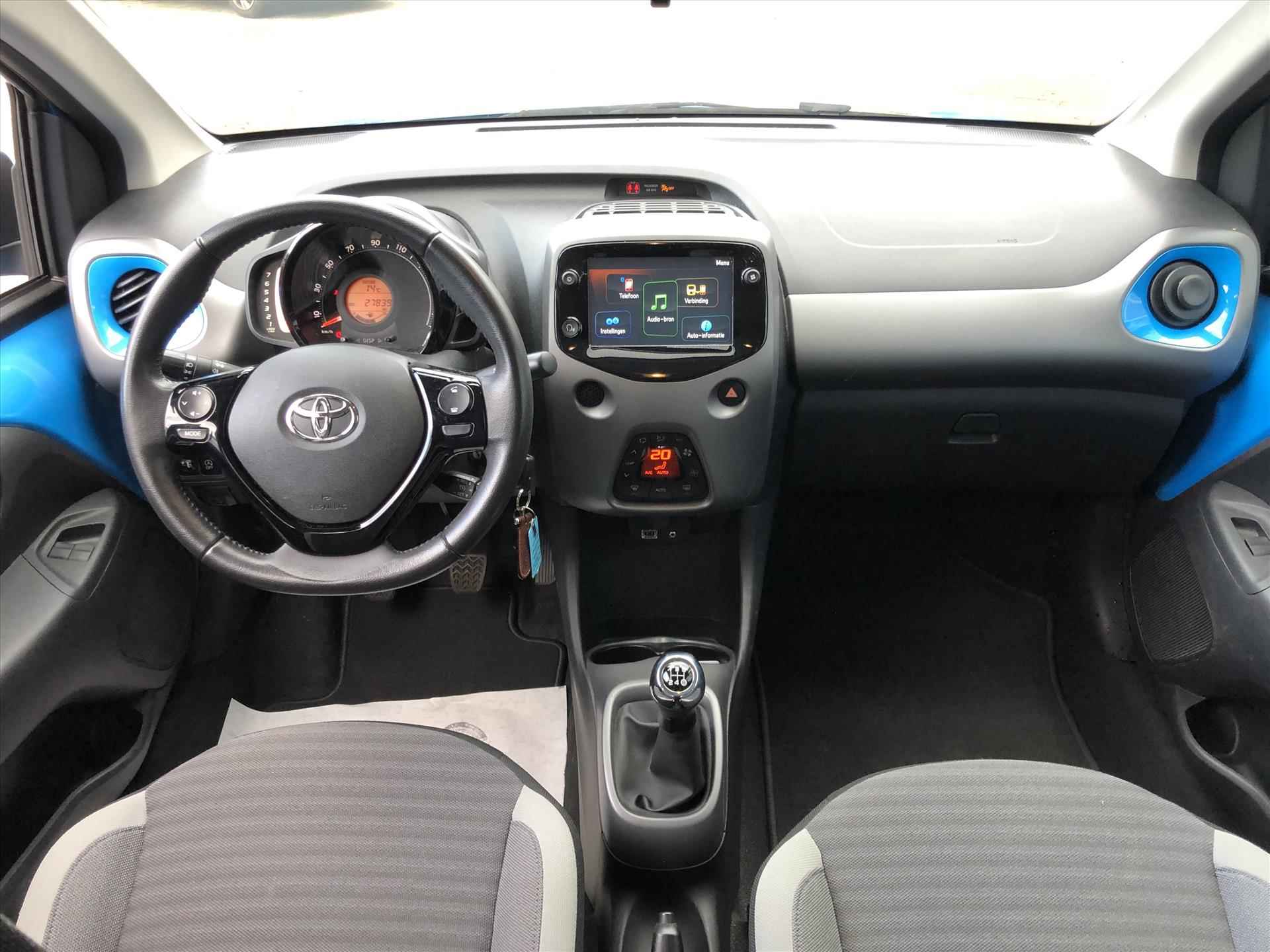 Toyota Aygo 1.0 VVT-i 72pk X-Cite | Lichtmetalen velgen, Privcay Glass, Apple CarPlay/Android Auto, Climate control, Eerste eigenaar - 20/38