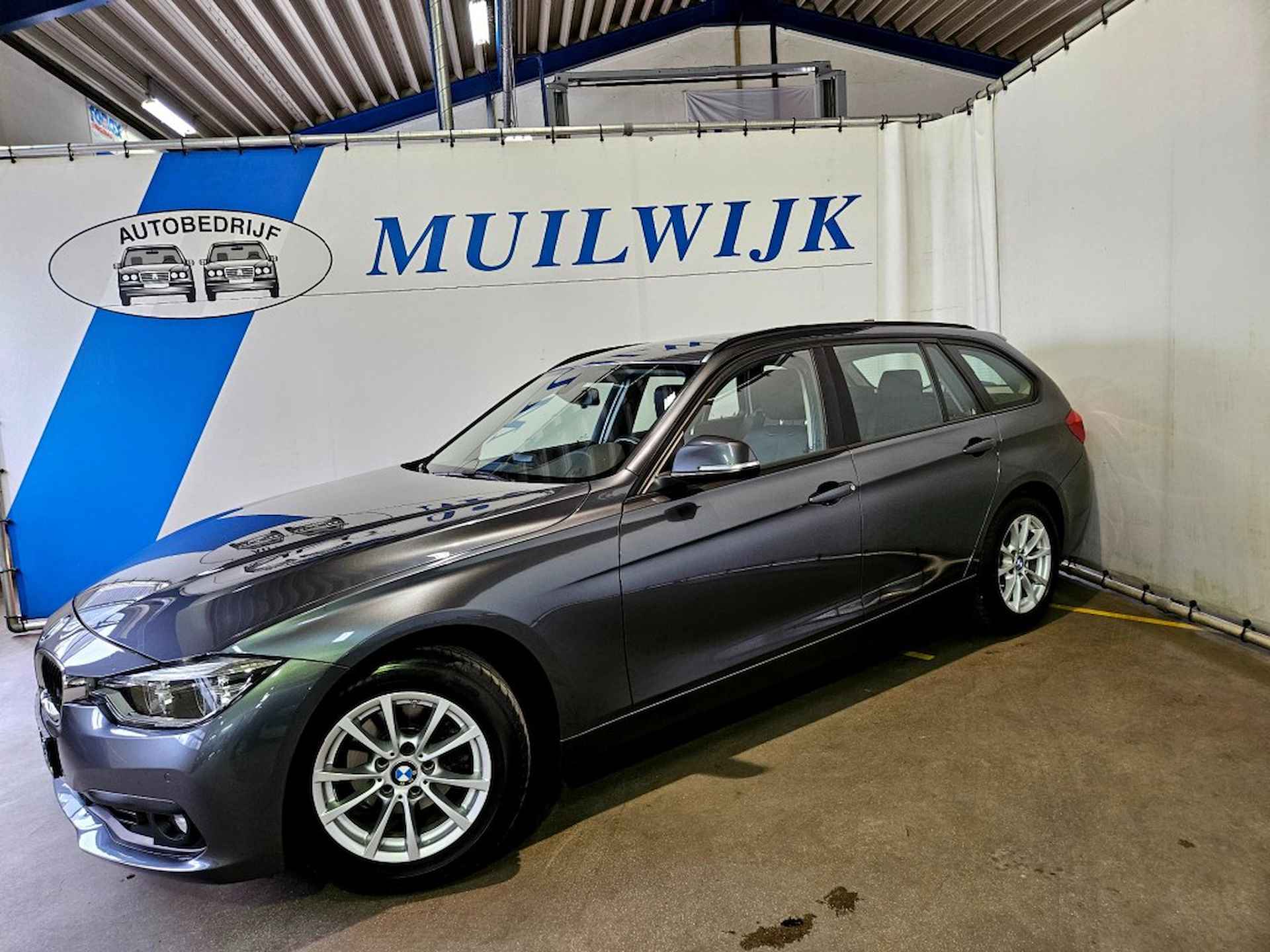 BMW 3-serie Touring 318i Executive / Navi / Full LED / NL Auto - 7/44